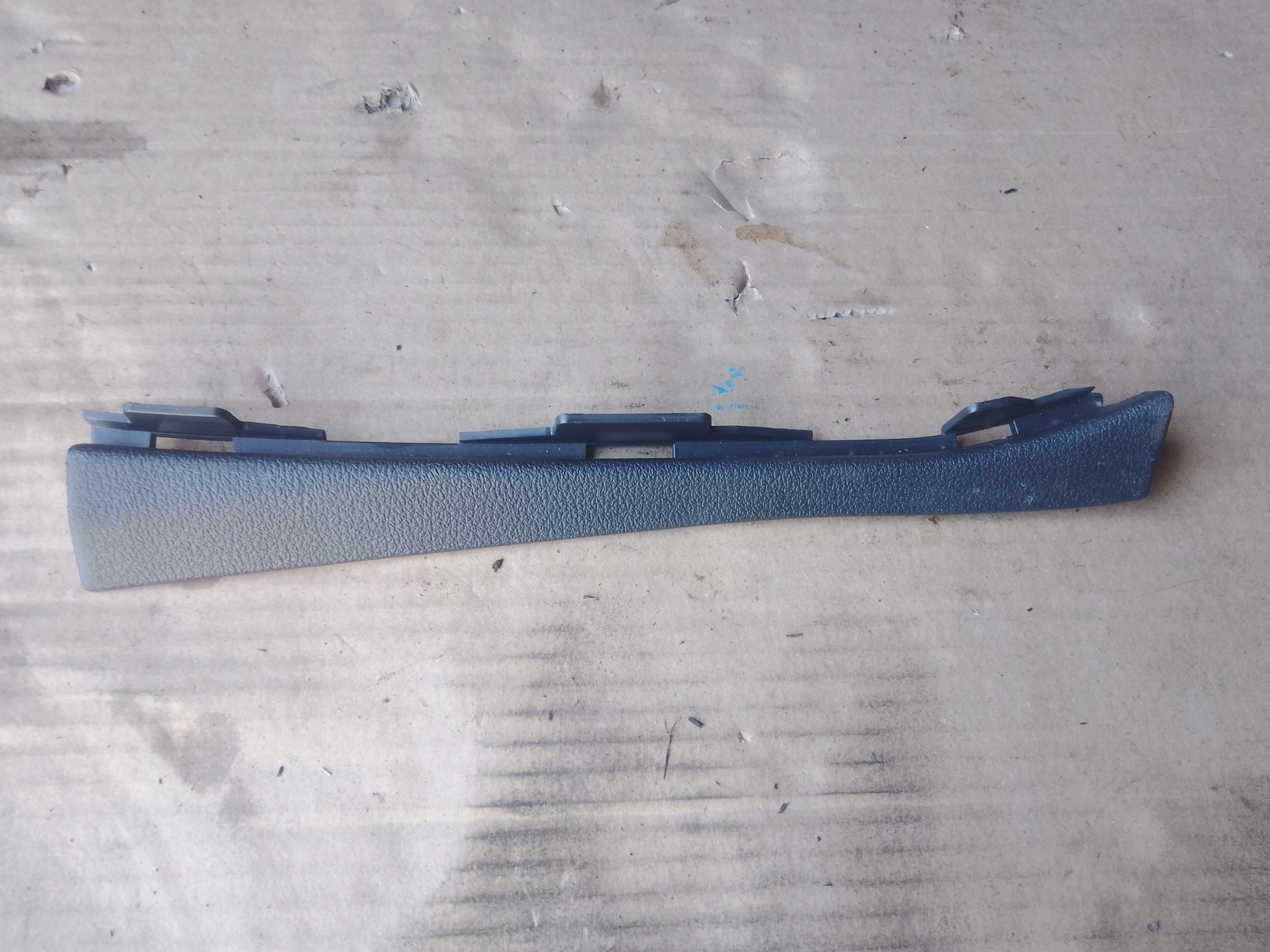 cover SLUPKA right AUDI A6 C8 4K0868204