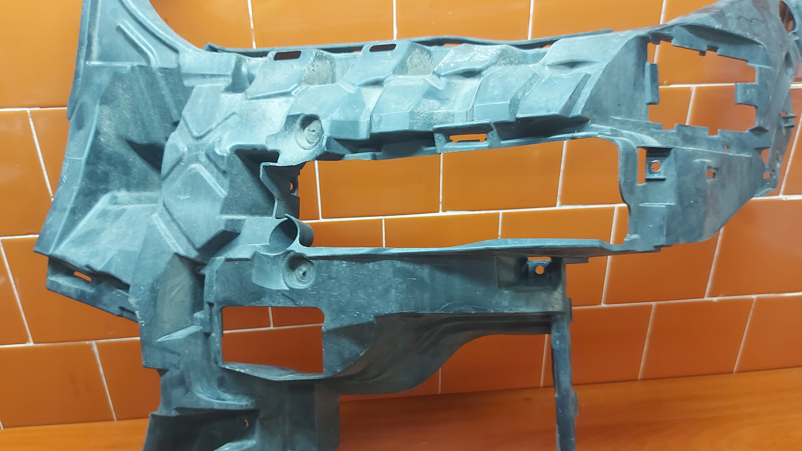 bumper bracket left front front BMW X5 G05 m-packet 18