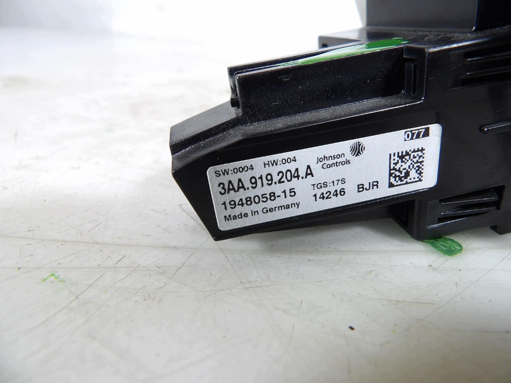 clock VW PASSAT B7 3AA919204A