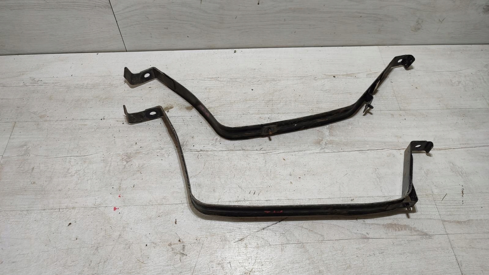 Support plaque Réservoir Carburant Mazda 2 DJ lift