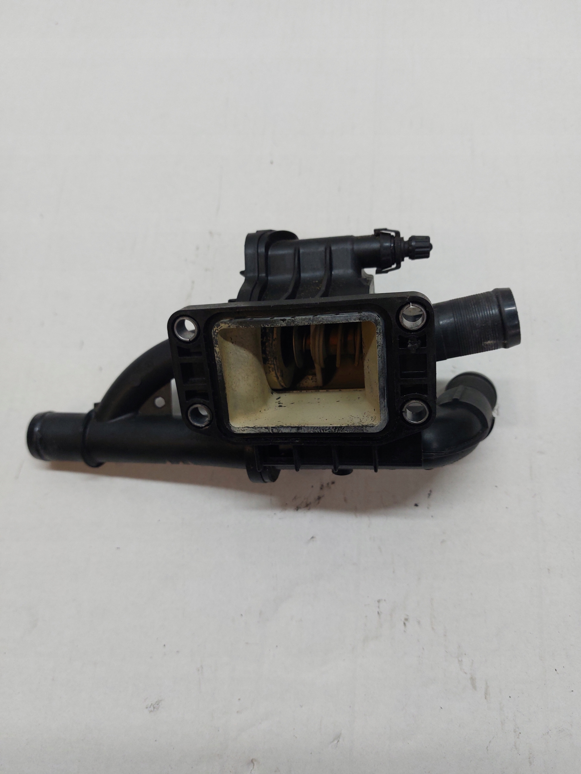 csomag TERMOSTATU FORD FOCUS III 1.6 DTCI