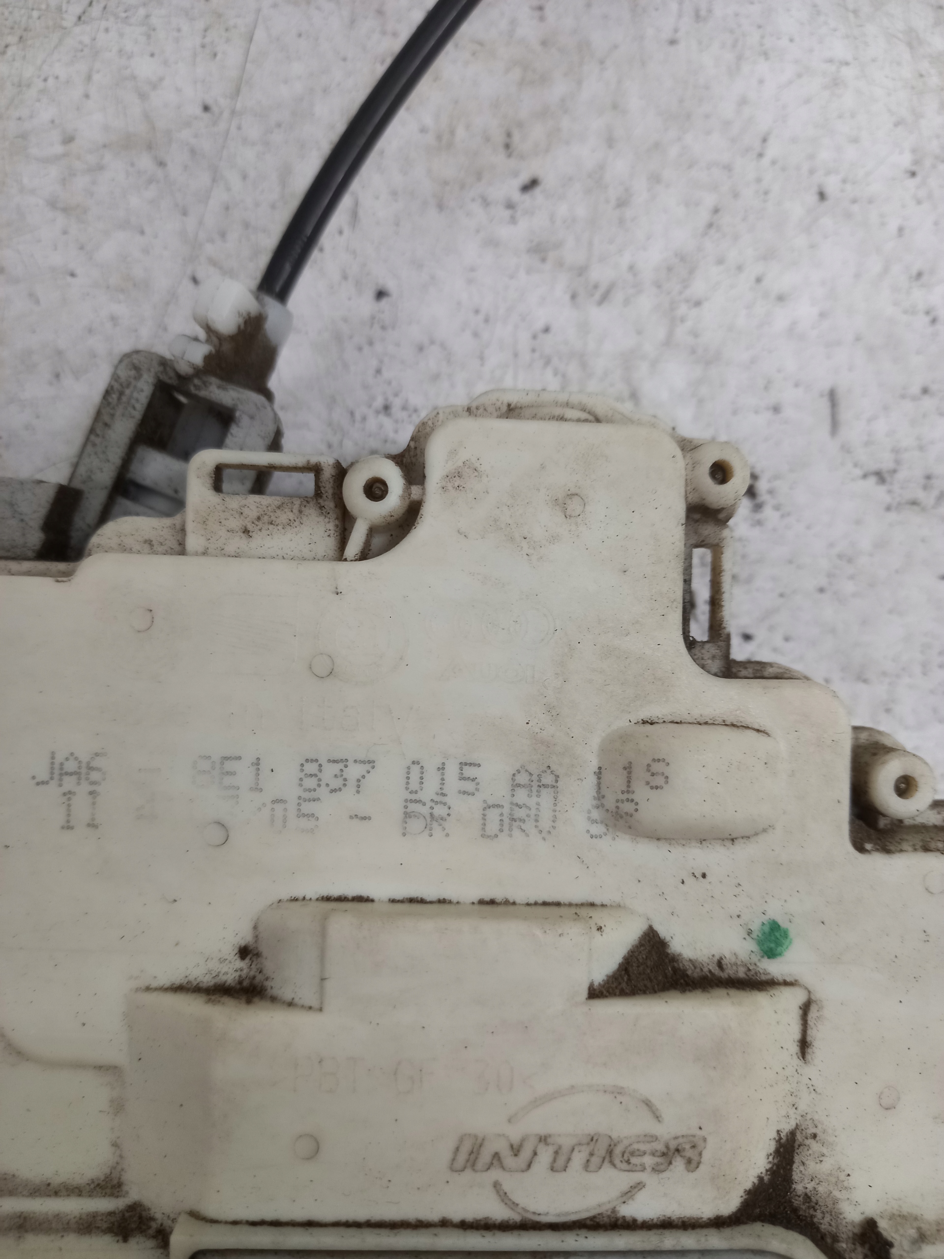 Schloß Tür CENTRALNY links vorne AUDI A4 B7 8E1837015AA 11S