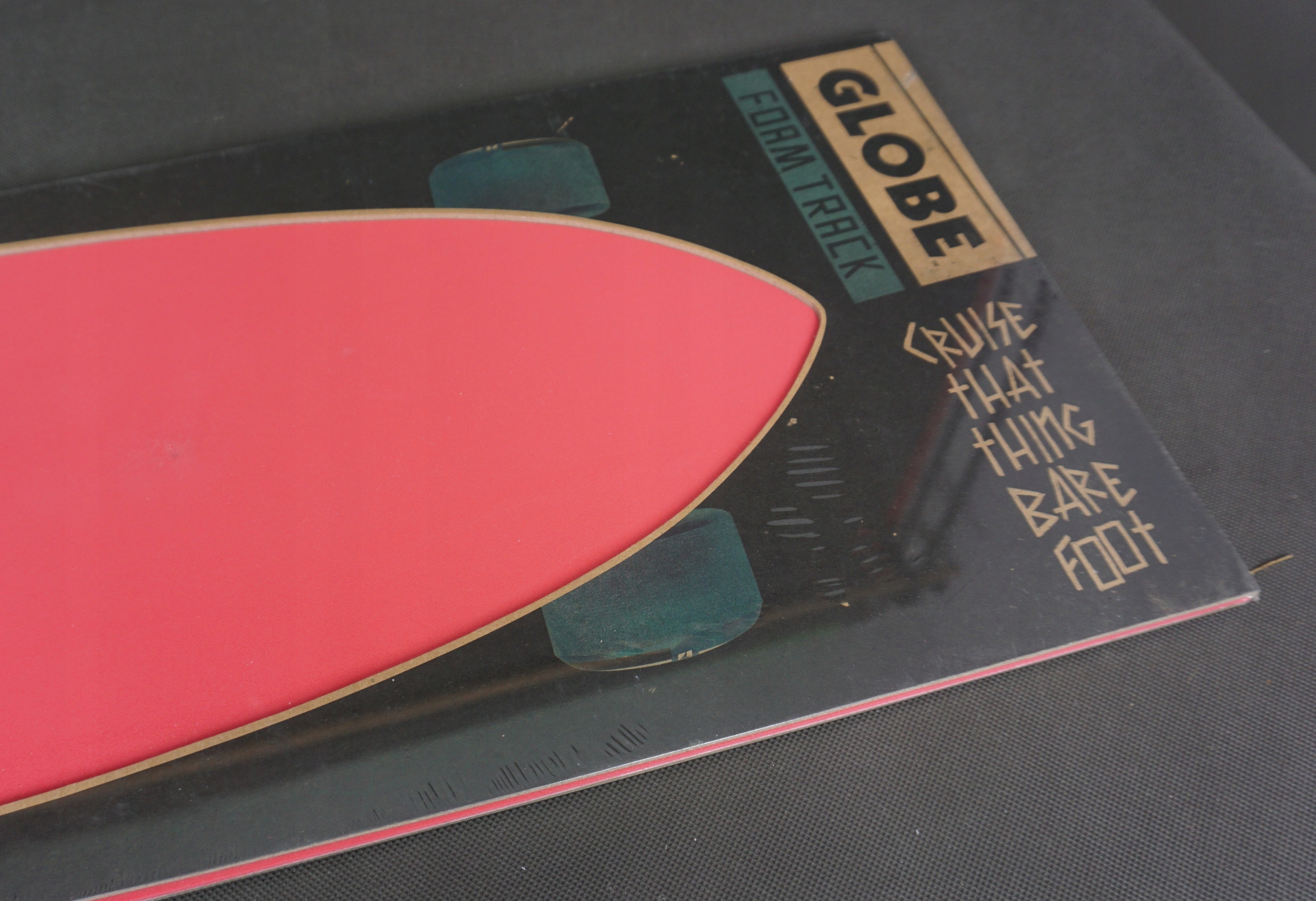 Grip do longboarda piankowy Globe 99x28 cm. Marka Globe