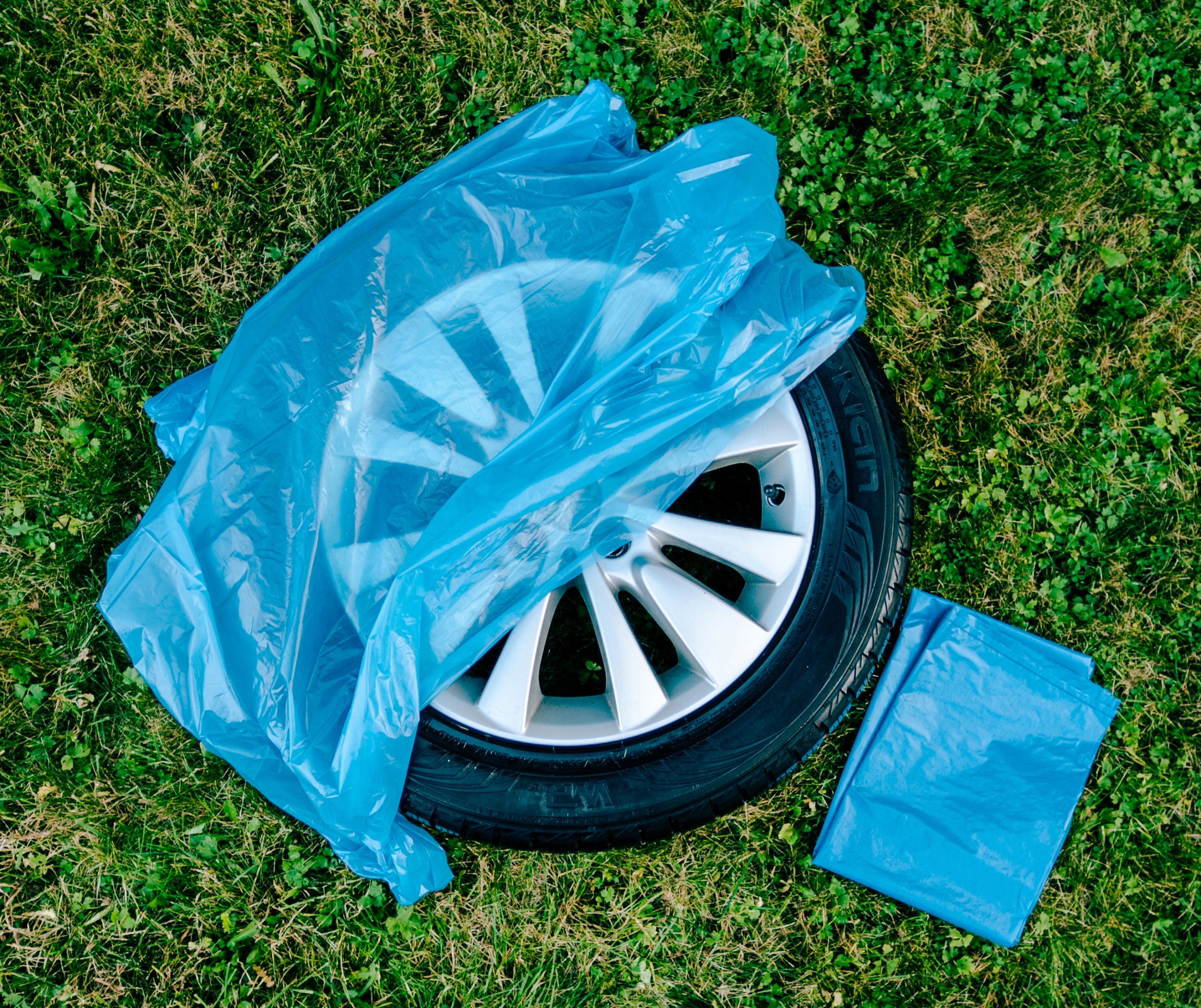 Worki na opony niebieskie 100x100cm 100 szt. (10 paczek) Kod producenta 5903738586714