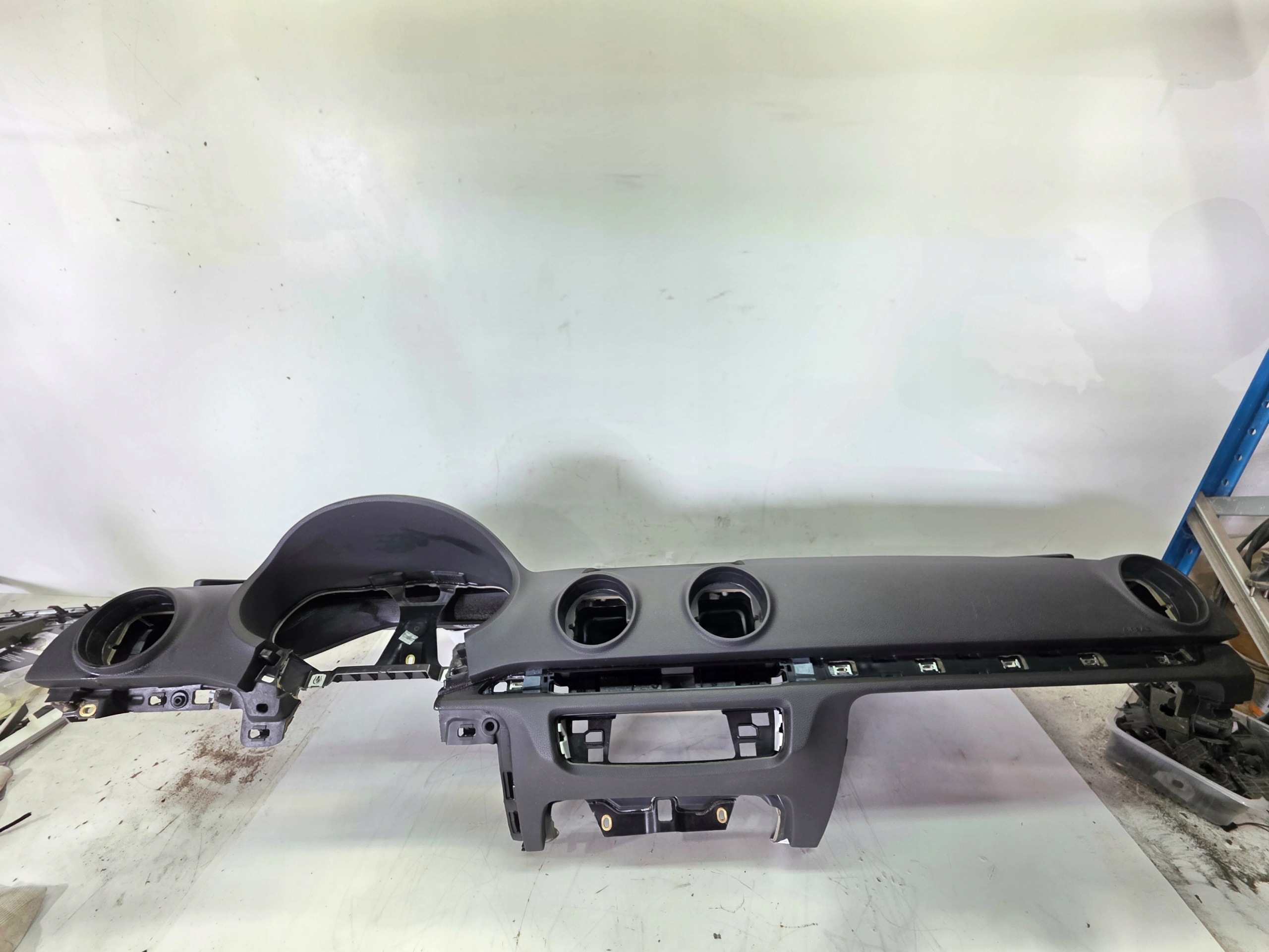dashboard cockpit console AUDI A3 8V 8V1858041 8V18570001A original