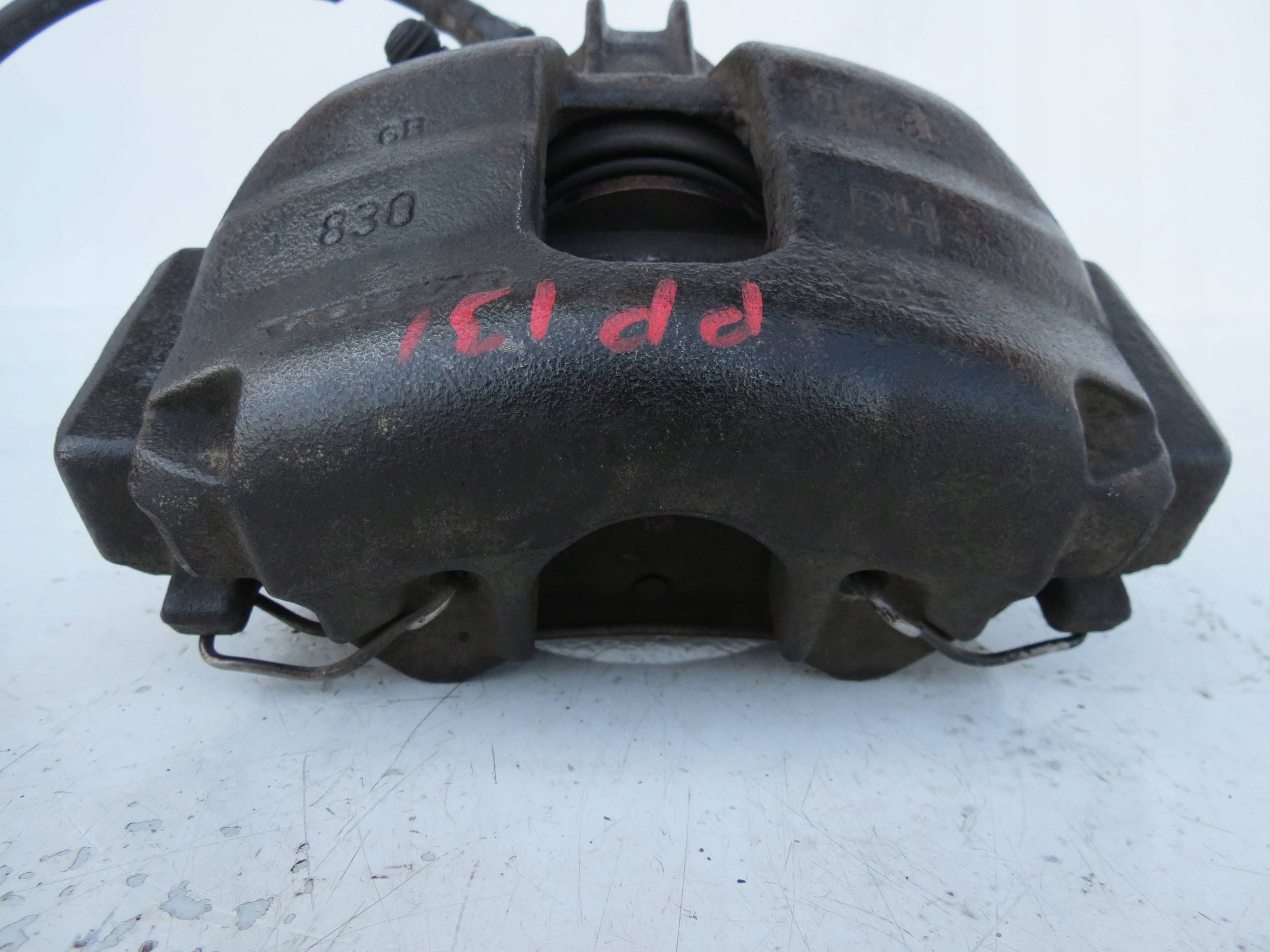 caliper right front VOLVO XC70 II CROSS AWD 2.4D 185KM 2000-2007r RH9209724