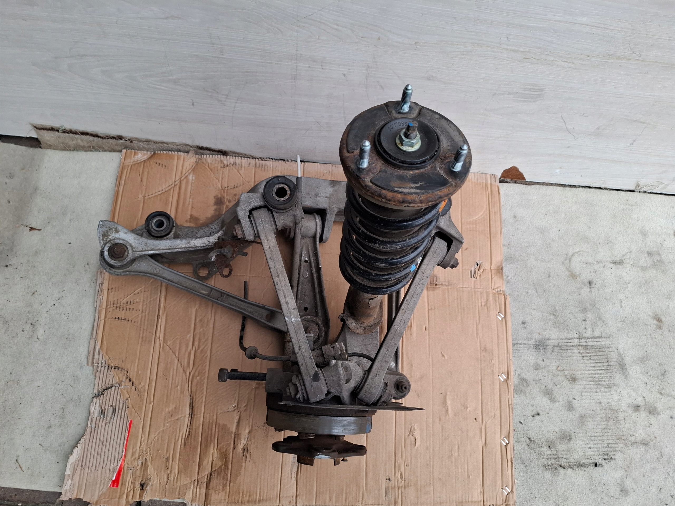 Porsche 911 996 2004 otoč ramene levý záď