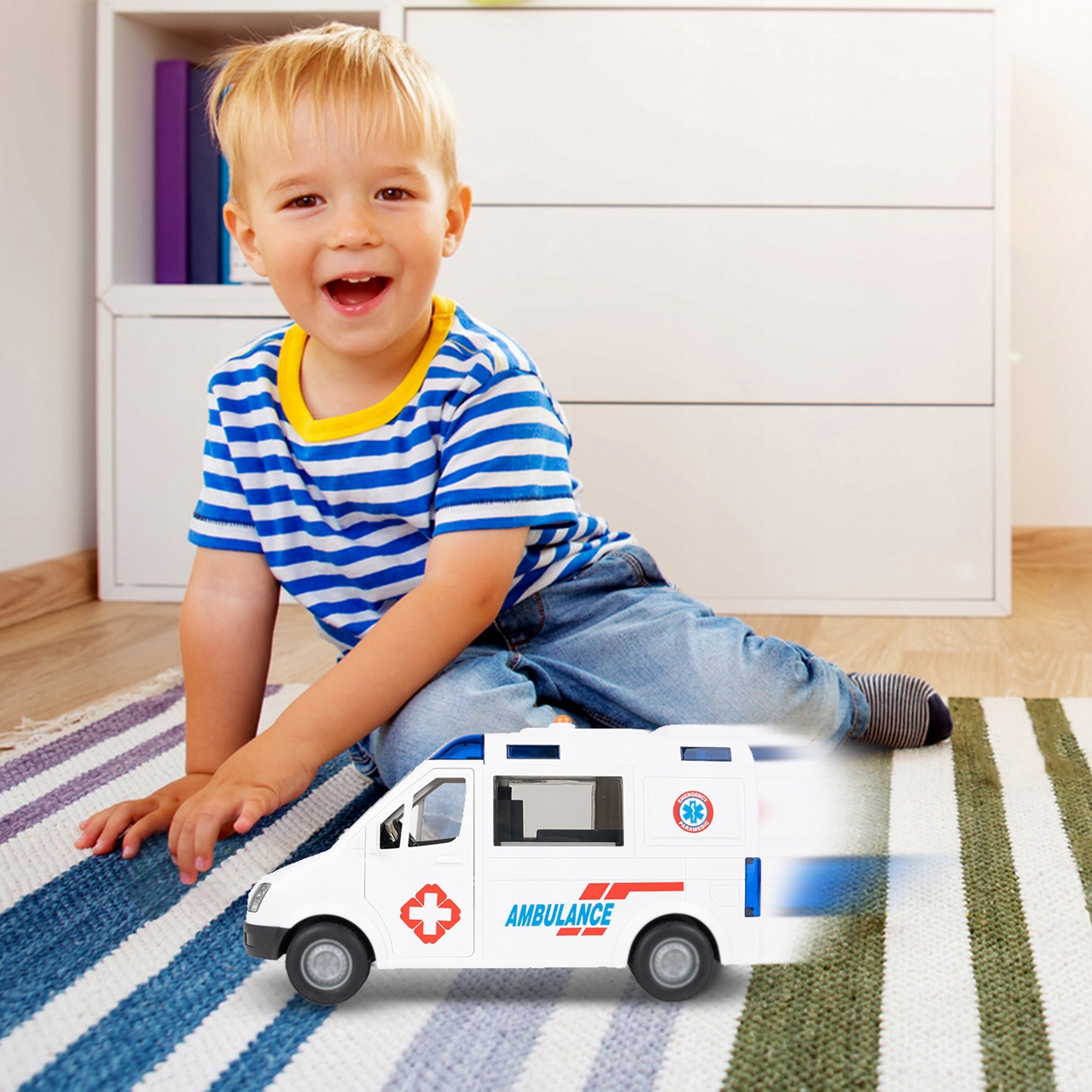 AMBULANCE AMBULANCE BATERIOVÝ VŮZ - SVĚTELNÝ ZVUK Výška produktu 11,5 cm