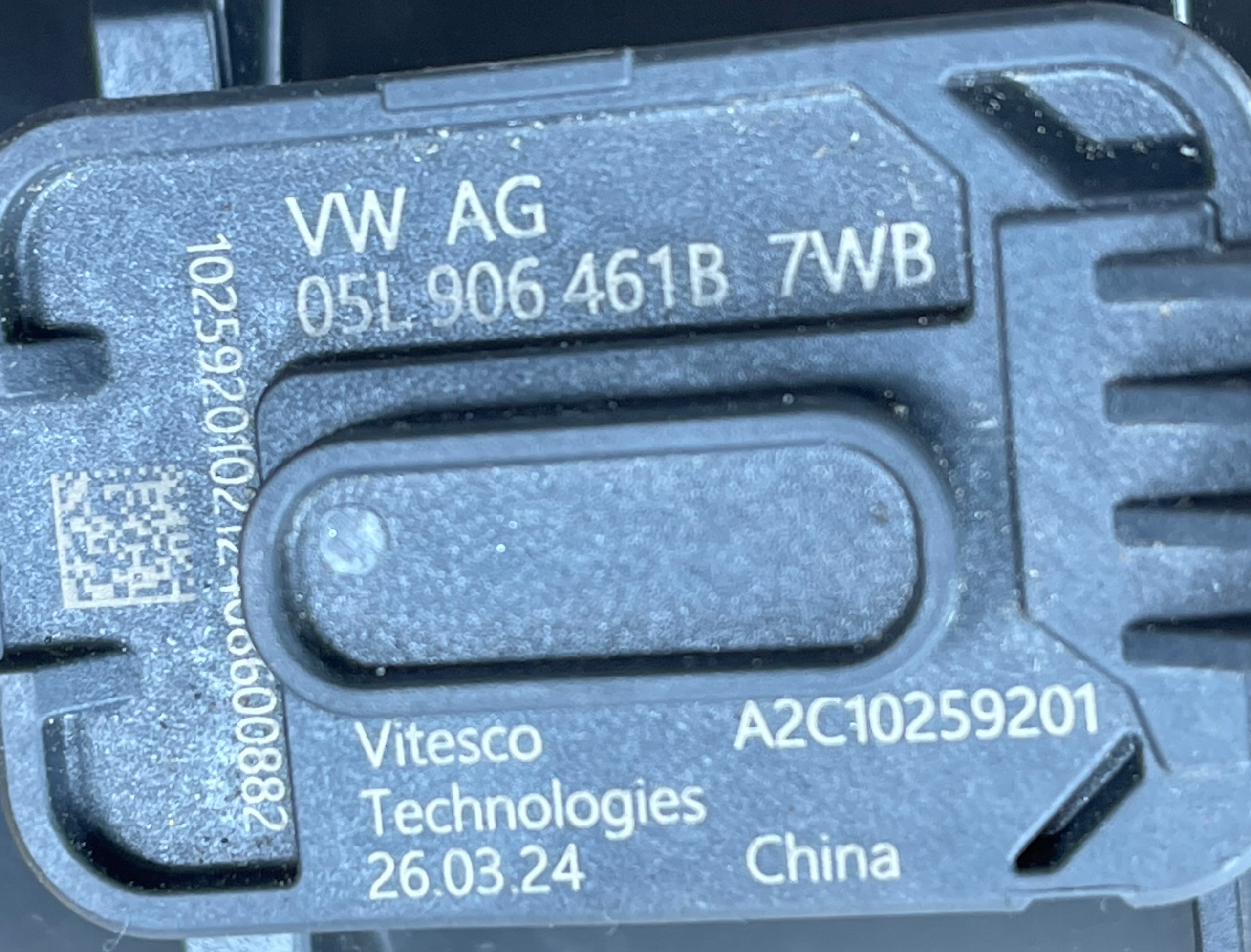 VW AUDI SEAT SKODA 2.0 TDI flow meter 05L906461B