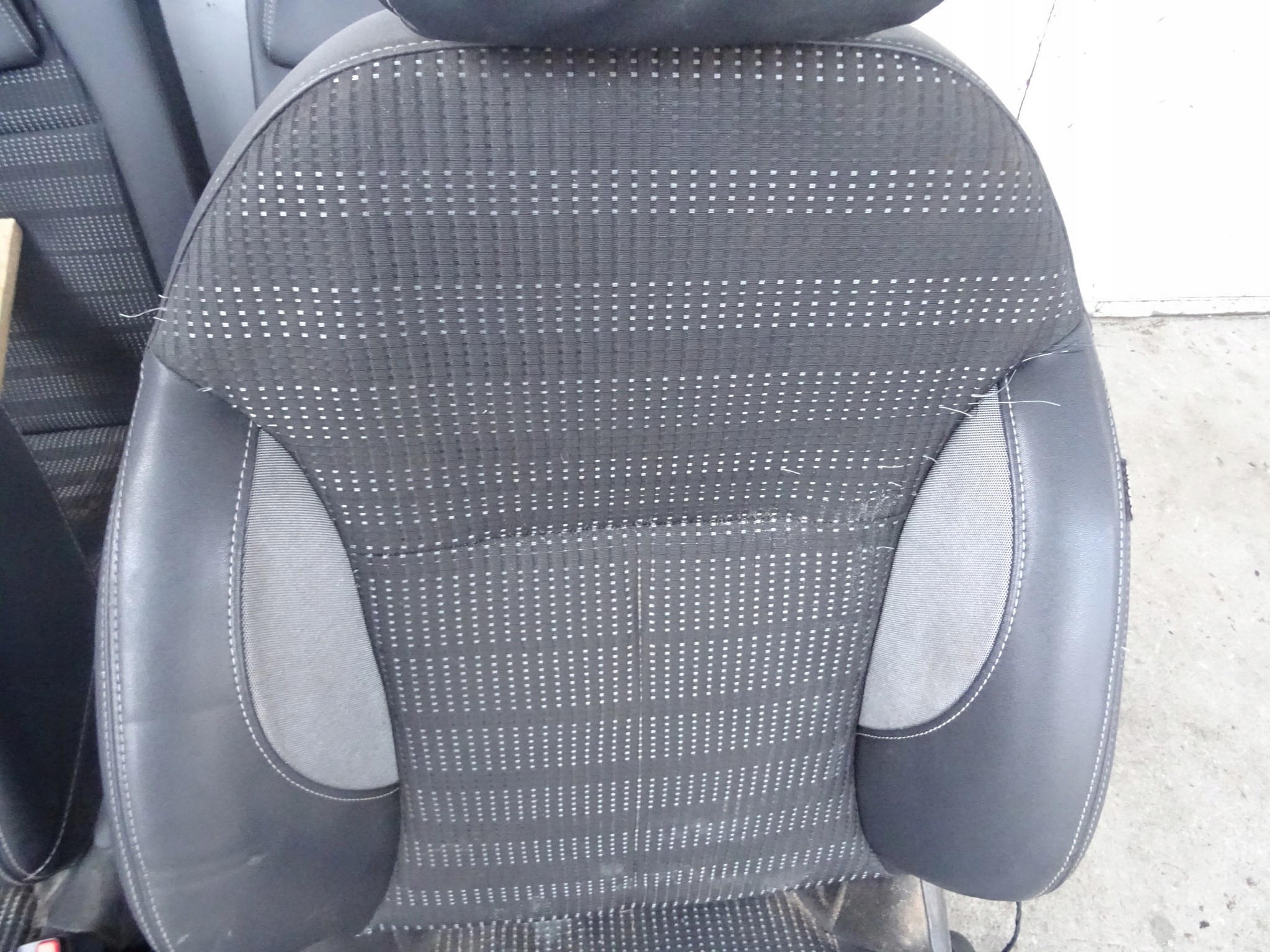 PEUGEOT 2008 Sitze KOMPLET POL Leder