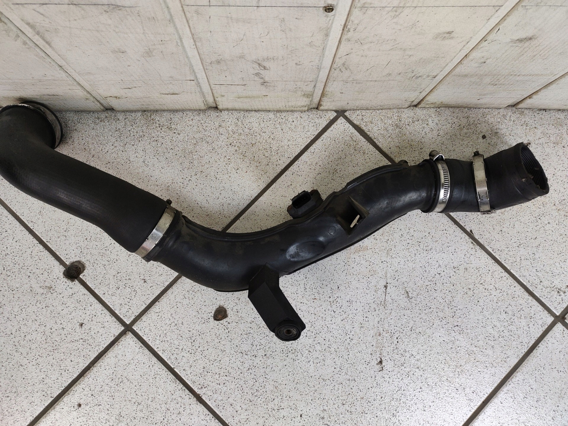 rohr intercooler Volkswagen Passat CC 2009 038906051D