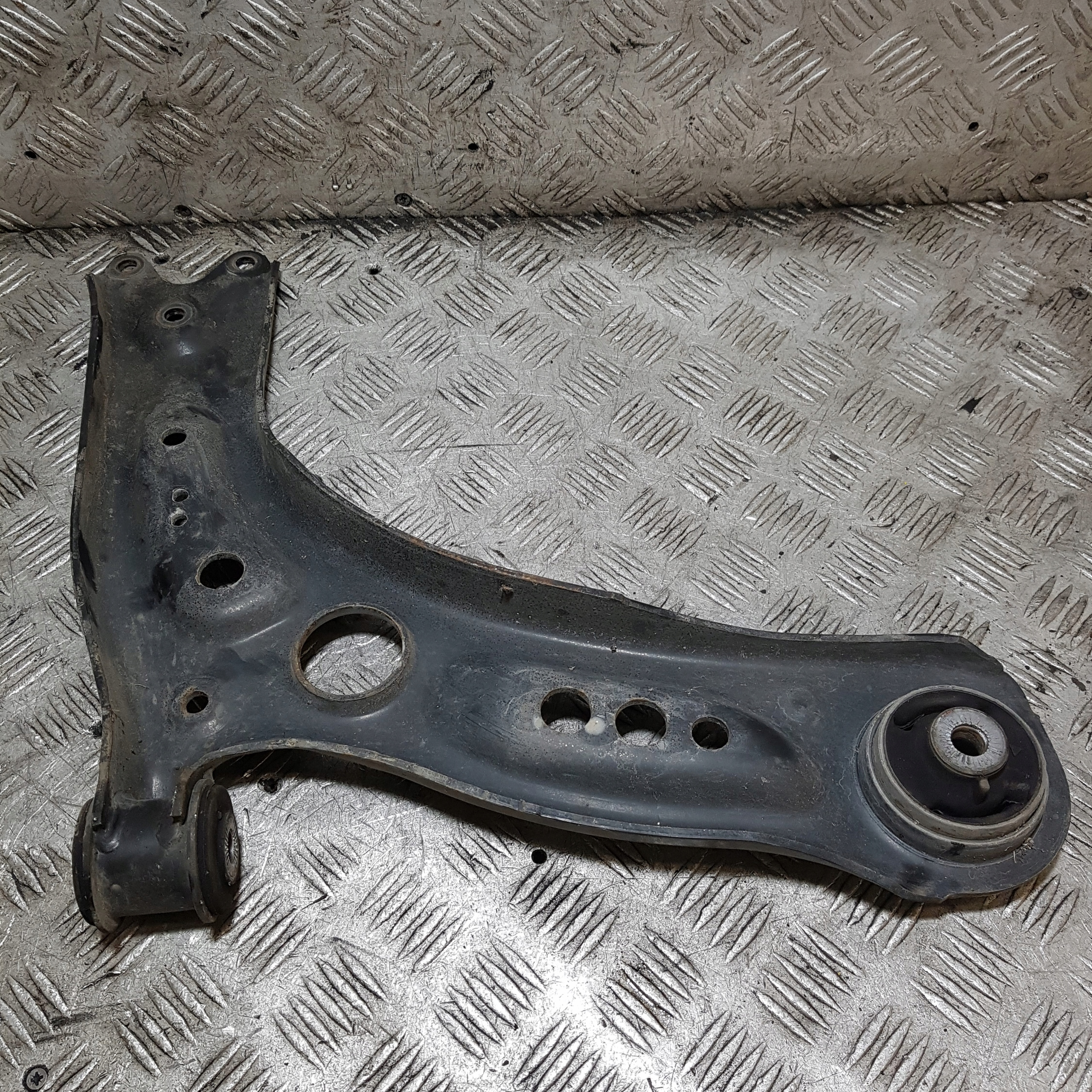 arm left front VOLKSWAGEN GOLF 7