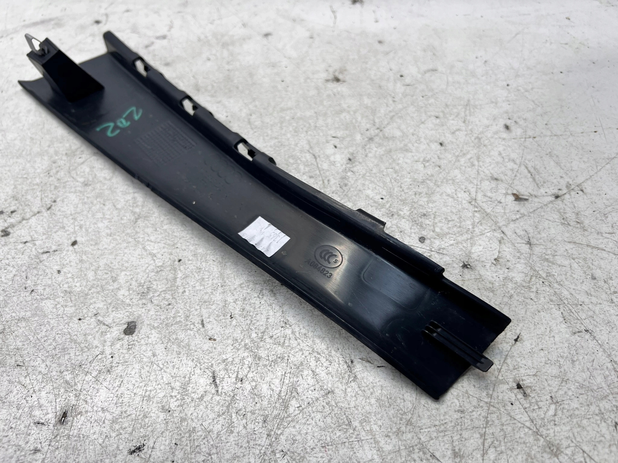 cover SLUPKA left AUDI Q7 4M 4M0868203