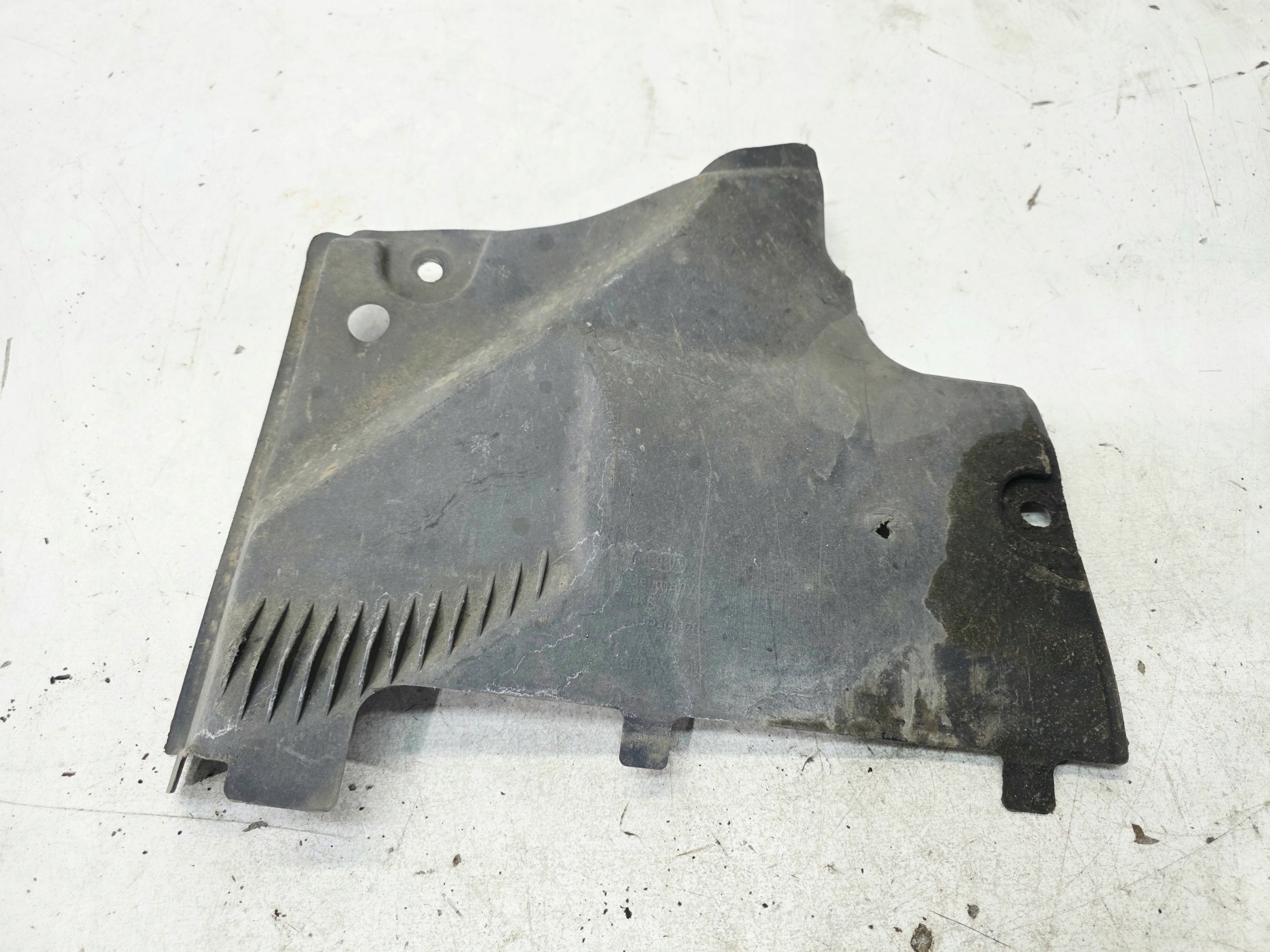 cover chassis right MALA AUDI A5 8F CABRIO 8F0825202 115/26