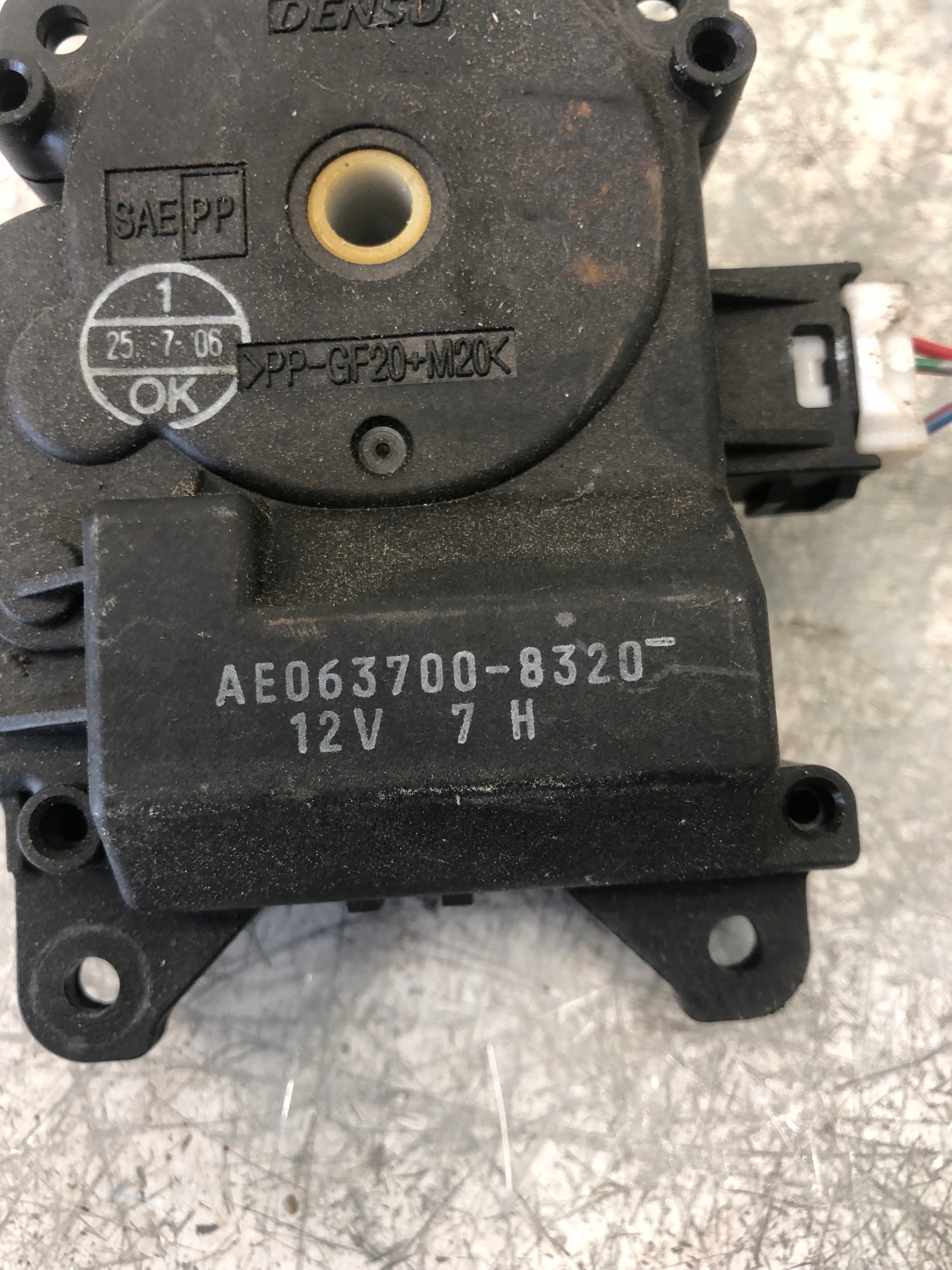 motorek topení COLT VI AE063700-8320
