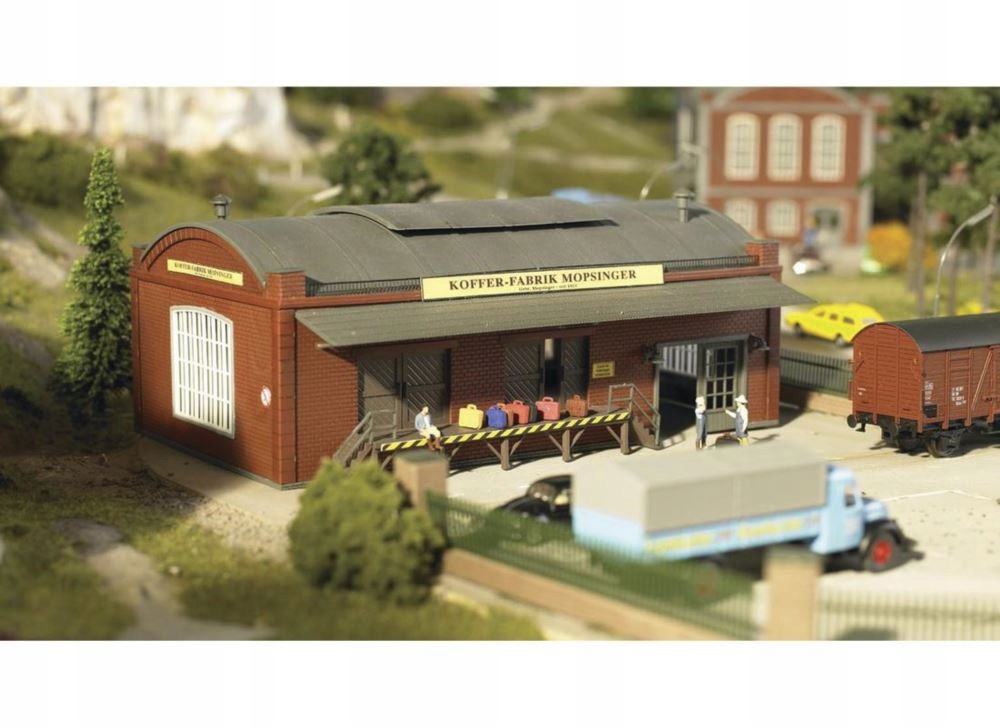 61833 Továrna na kufry Mopsinger