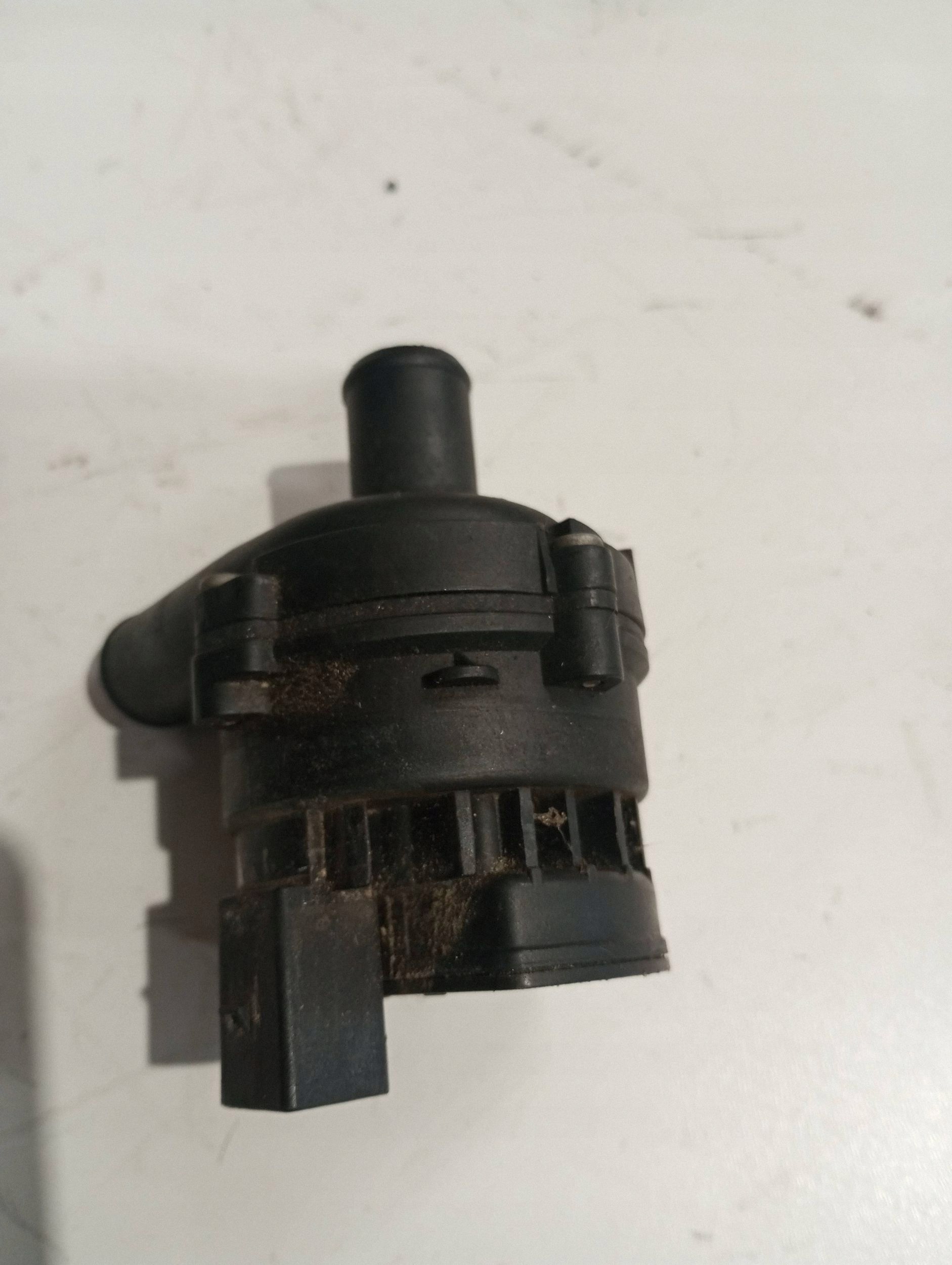 supplementary water pump MERCEDES A2048350364