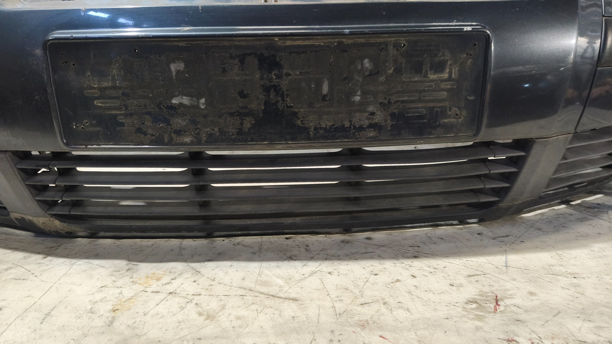 Frontstoßstange VW PASSAT B5 FL 2001r K: LC7V