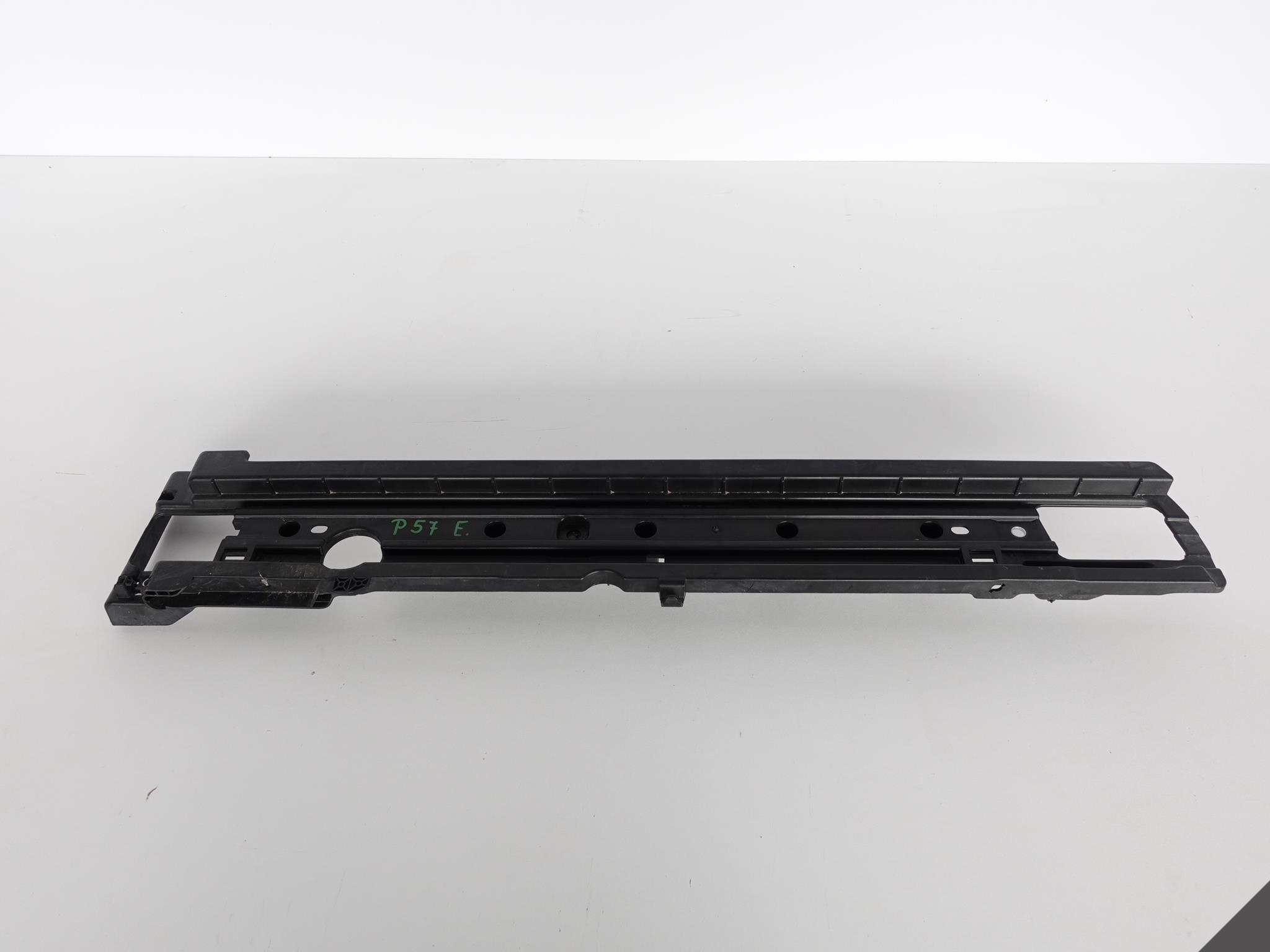 PORSCHE CAYENNE 7P5 TOUAREG moulding boot right