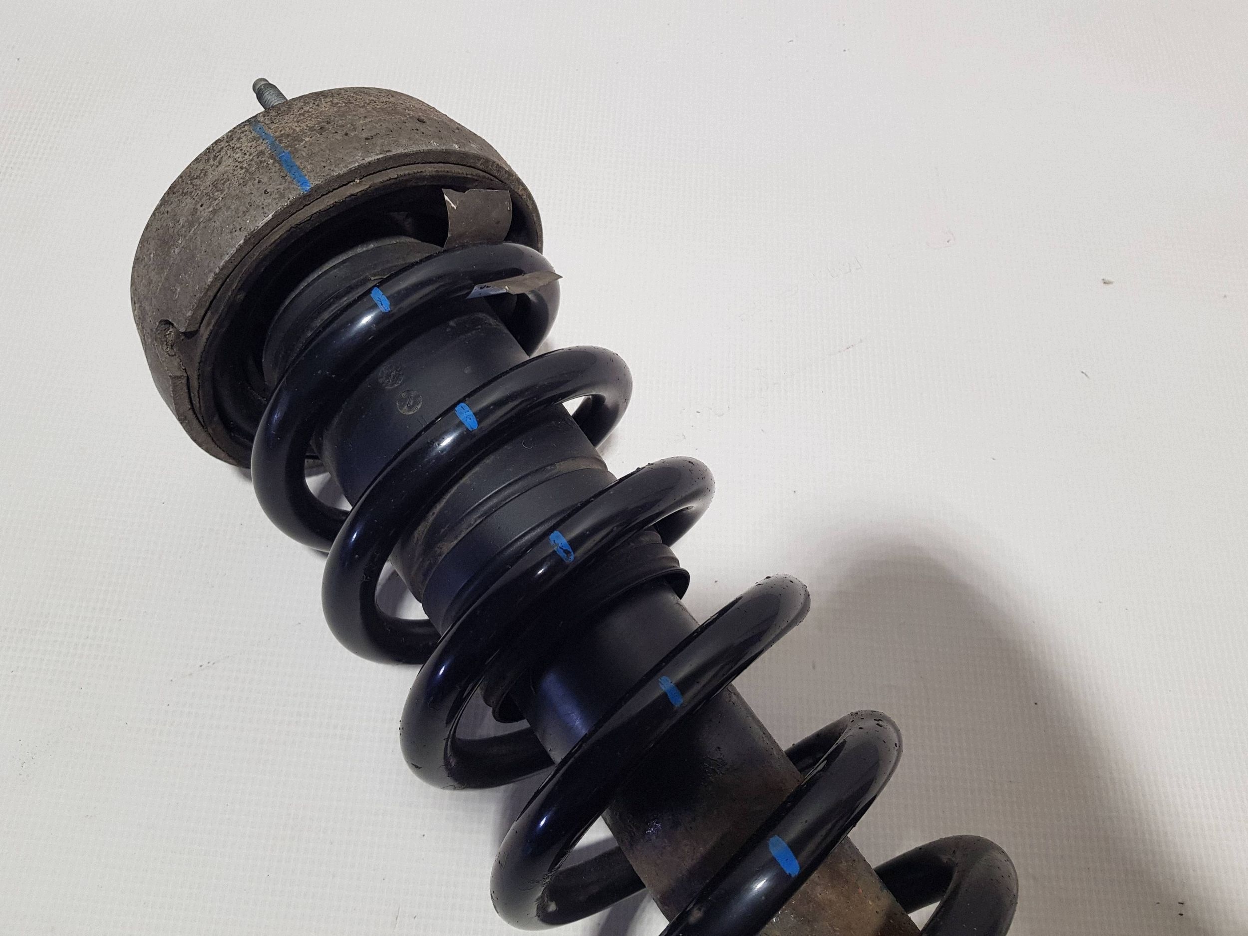 shock absorber front front right BMW X5 E70 6781920