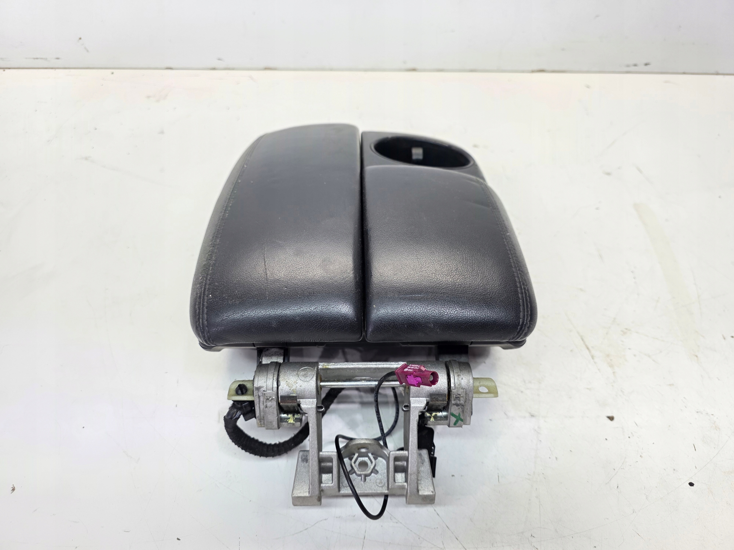 armrest front leather AUDI Q7 4L black