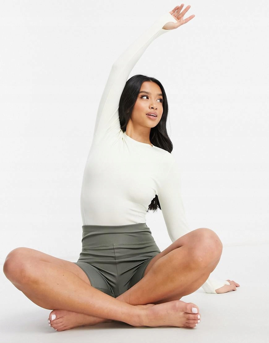 BODY ECRU DOPASOWANE Z DŁUGIM RĘKAWEM 30 AS8 Marka inna