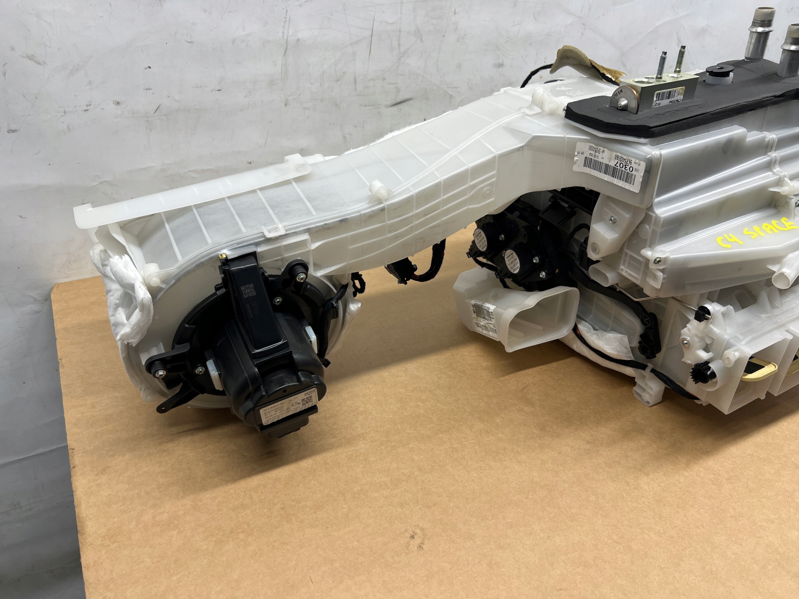 Citroen C4 SpaceTourer 1.2 THP ohřívač 9675402680