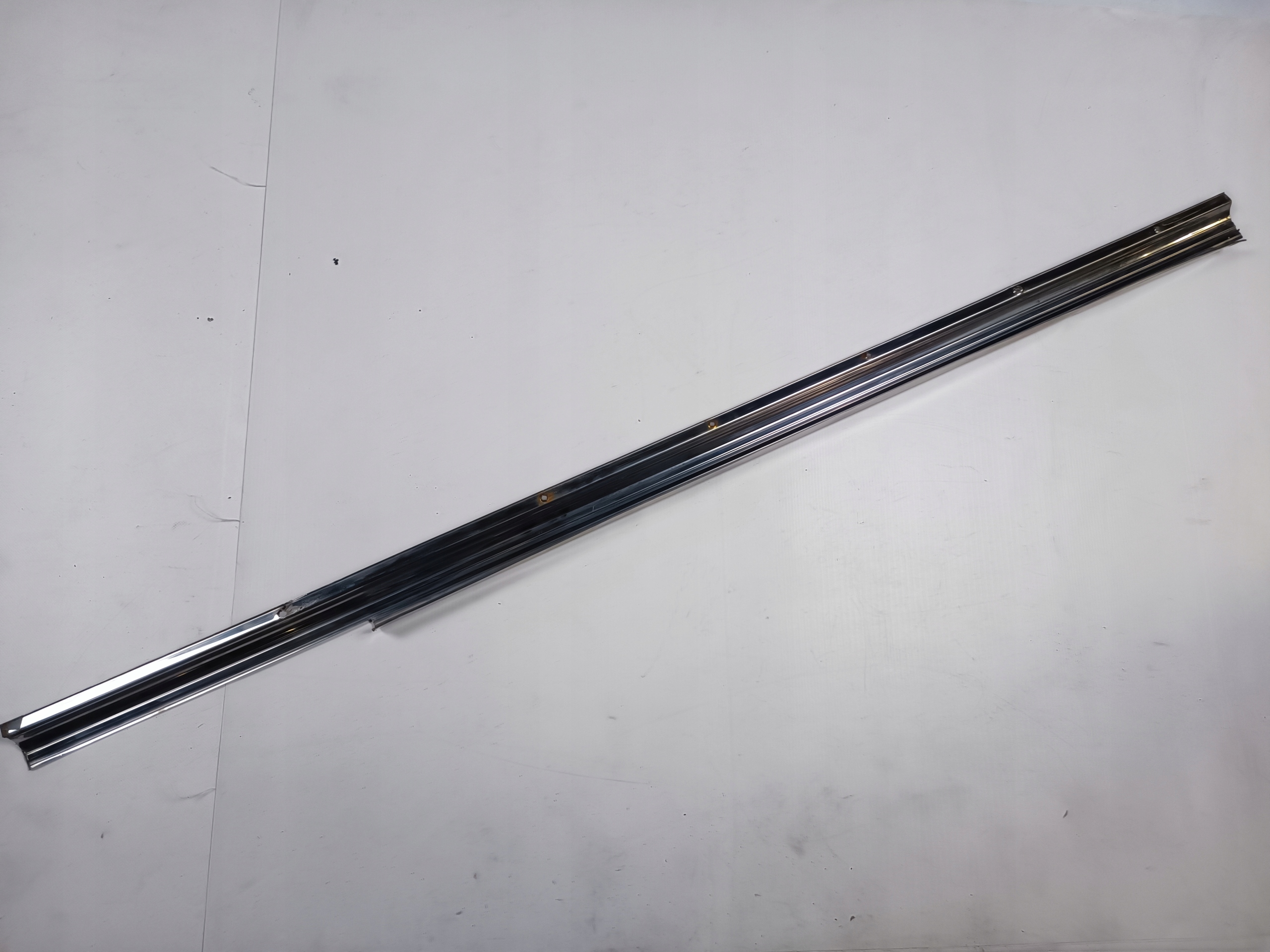 moulding threshold right Mercedes SL R107 C107