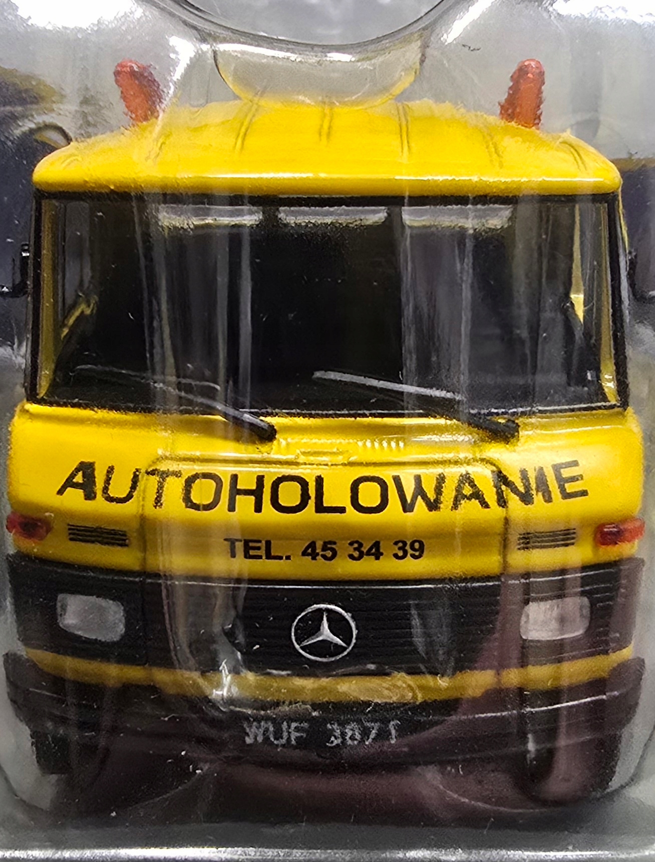 KULTOWE CIĘŻARÓWKI PRL -u NR 104 / 2025 - MERCEDES BENZ L608D Wydawnictwo Deagostini