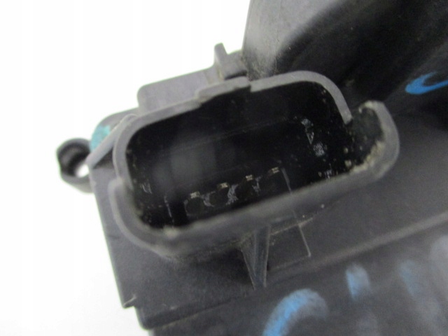 RENAULT CLIO III ZAMEK DRZWI LEWY PRZÓD 4 PIN 300123-F Typ samochodu Samochody osobowe