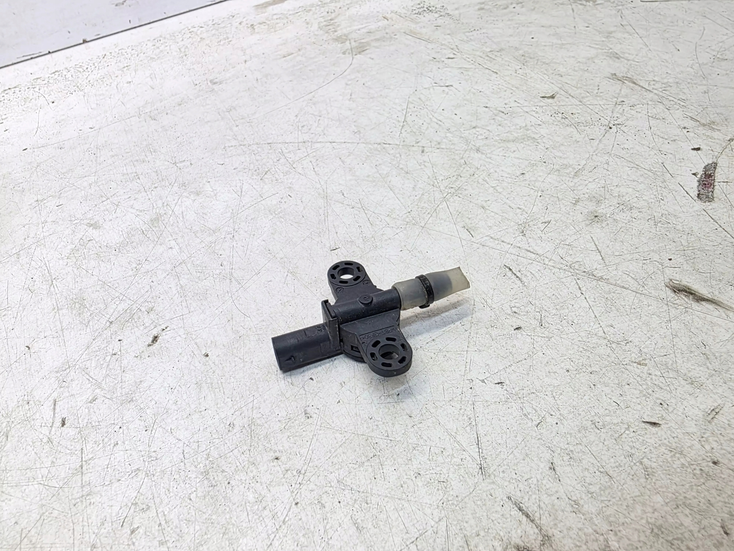 sensor OCHRONY PIESZYCH AUDI A4 B9 A5 8W 8W0959121B