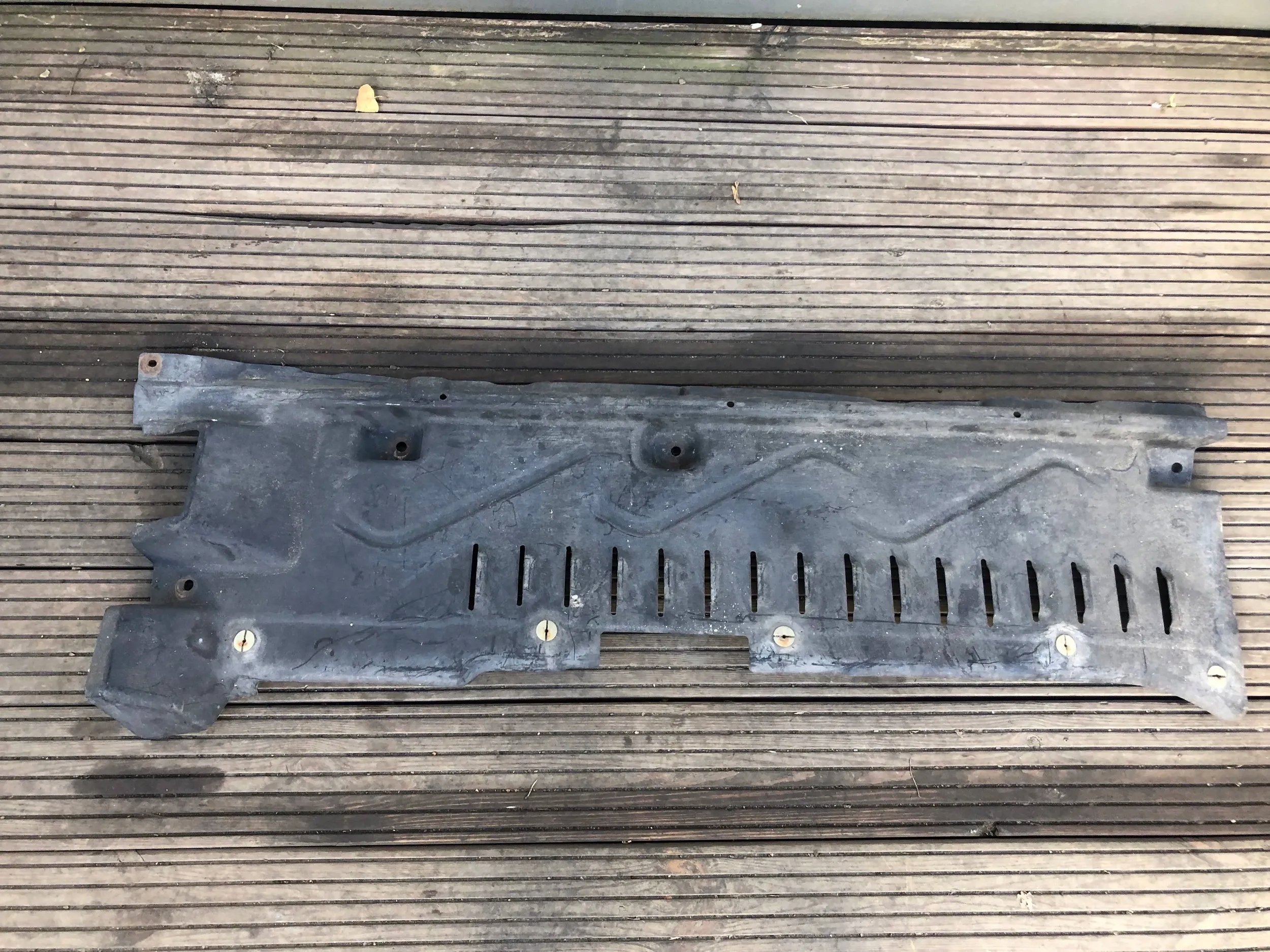 cover chassis VW T5 7H0825210E