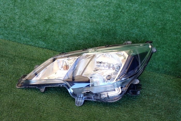 MITSUBISHI SPACE STAR III 19- reflektor left light left