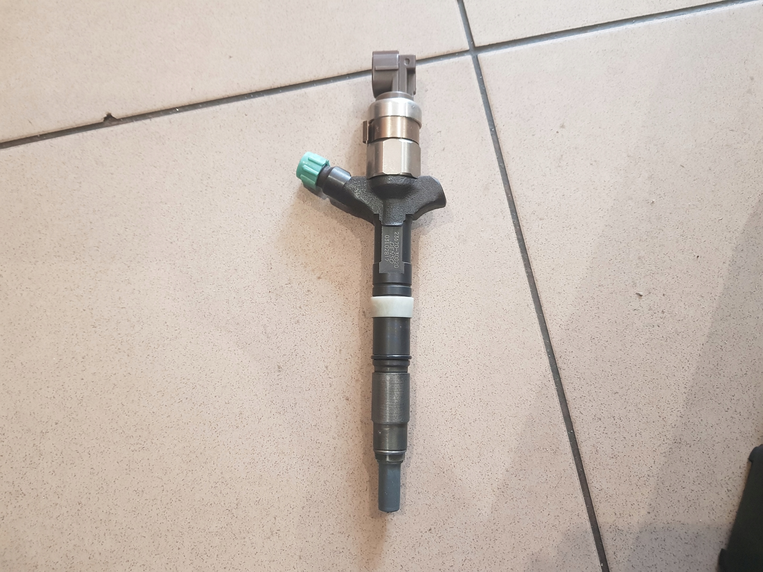 nozzle injector TOYOTA 3.0 D4D 23670-30020