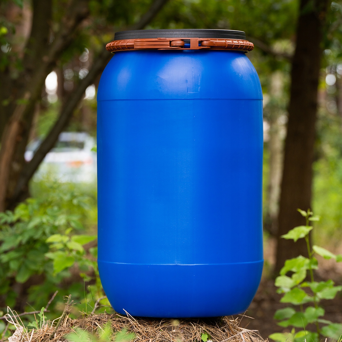 BECZKA PLASTIKOWA 85L DO KISZENIA NA WODĘ OBEJMA Marka inna