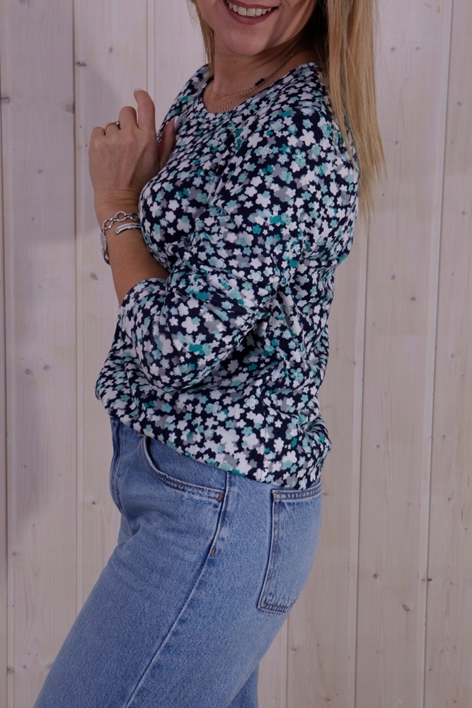 BLUZKA LEKKI SWETEREK DROBNE KWIATUSZKI NADRUK M Wzór dominujący print (nadruk)