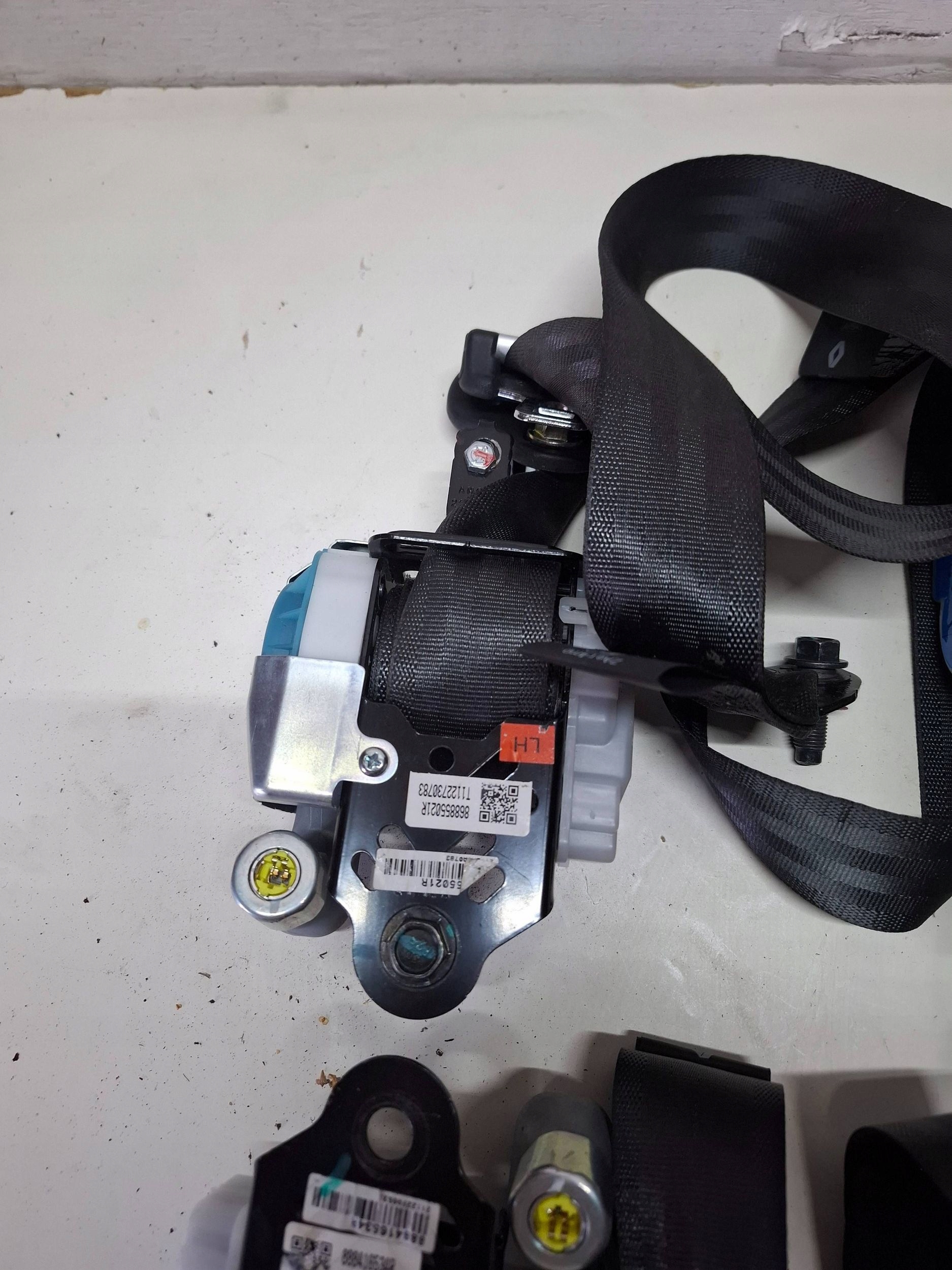 Dacia SPRING ремень безопасности комплект перед зад оригинал европа