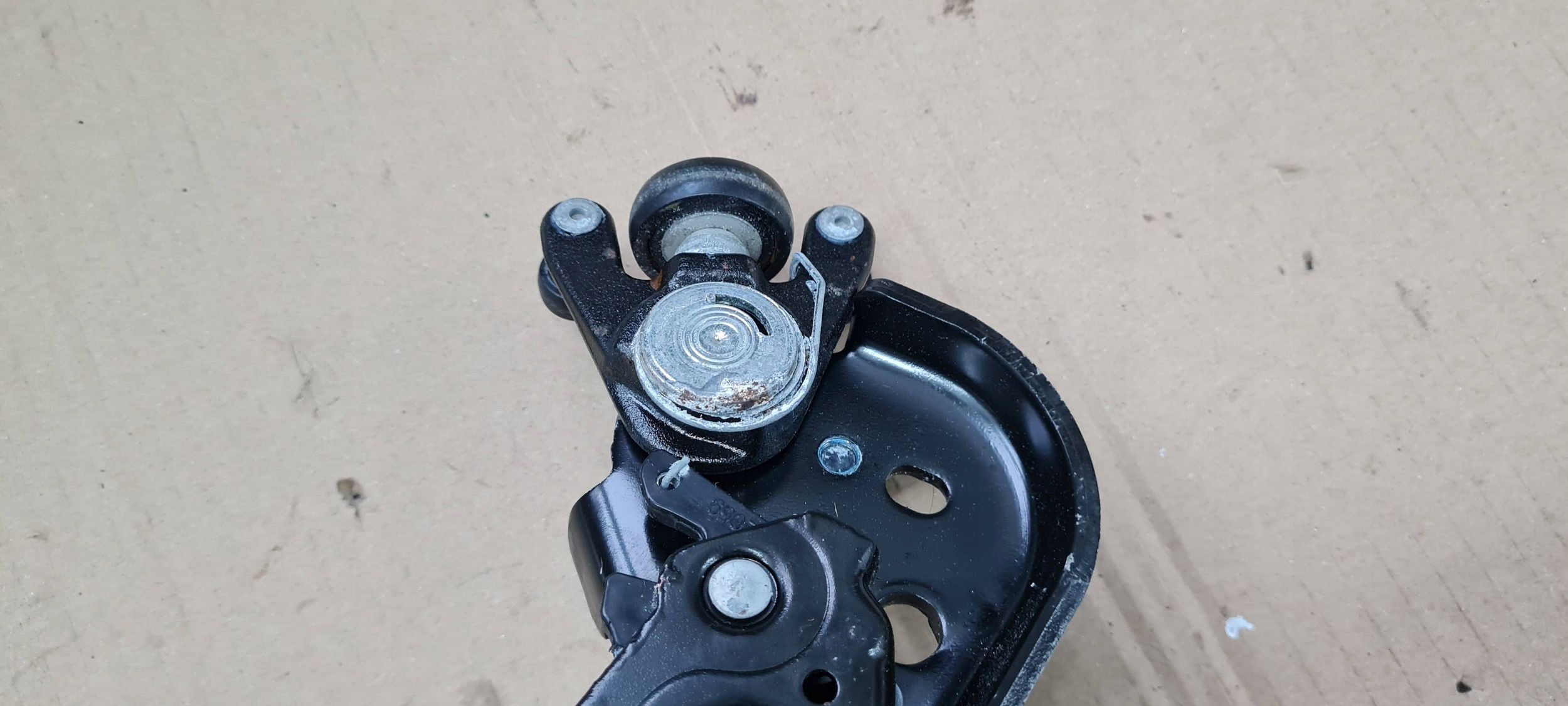 Chrysler Pacifica 2022 roll PROWADNICA of the sliding lower left left rear part