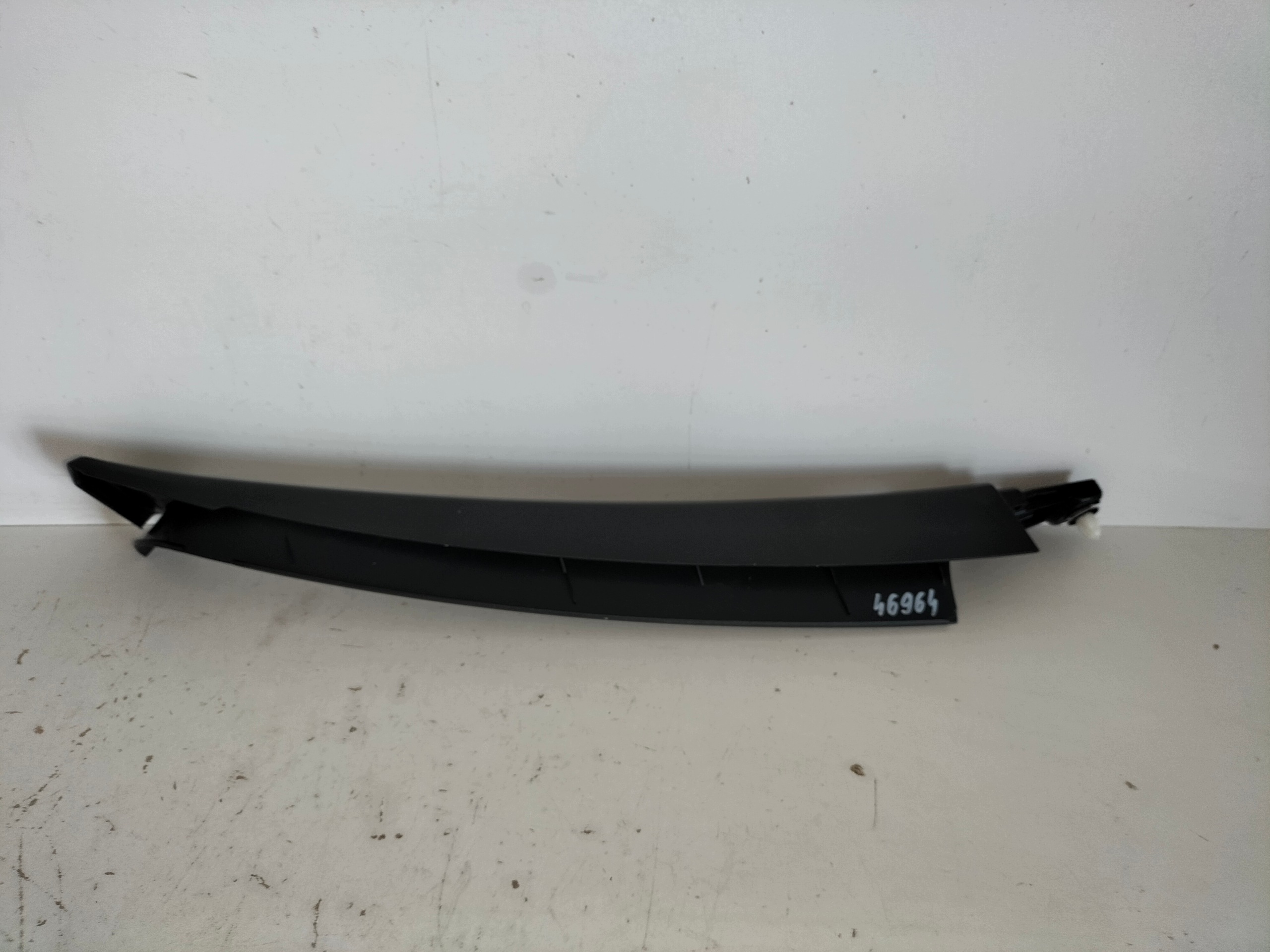 moulding cap cover slupka front left TOYOTA COROLLA E21 18