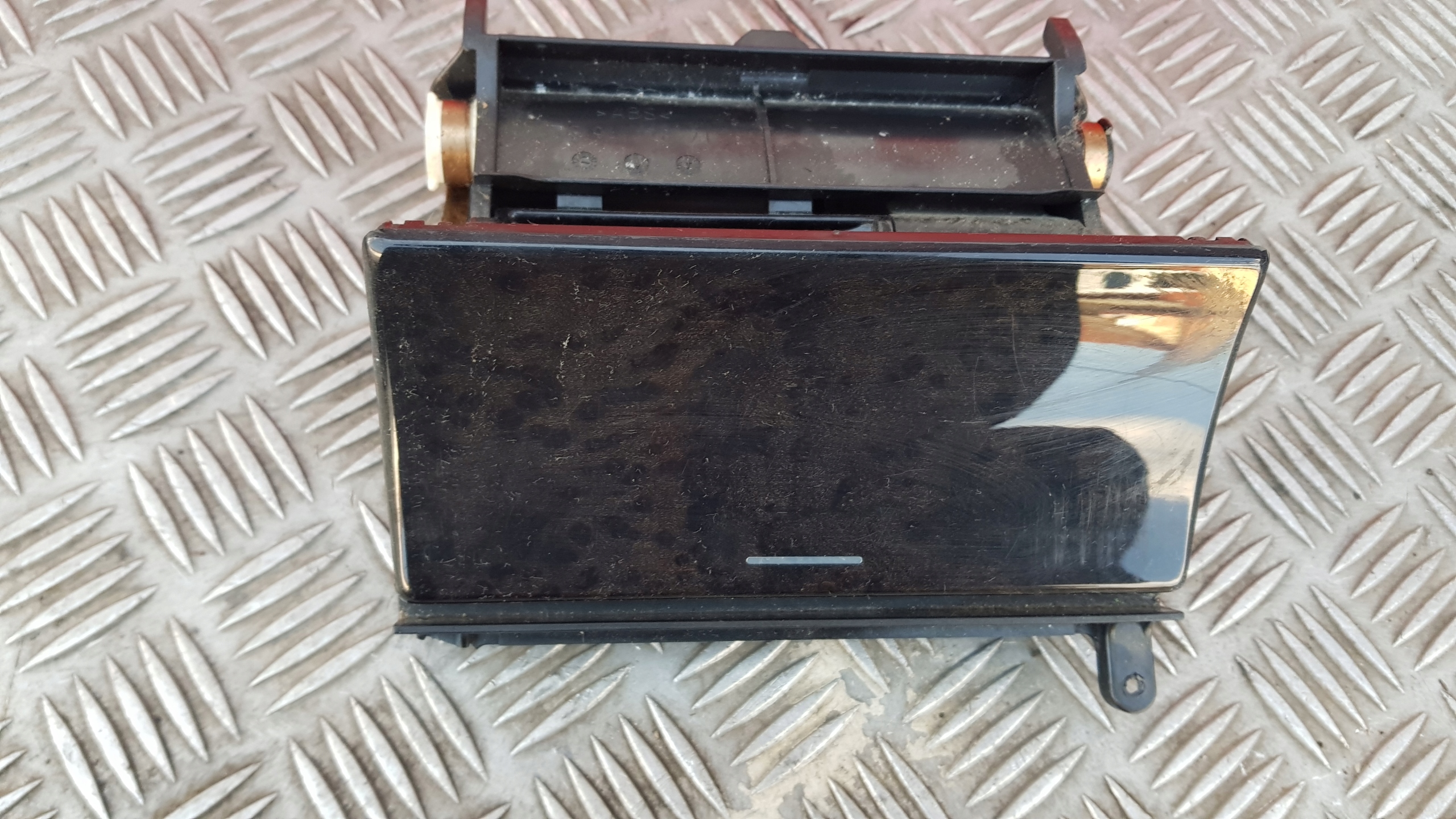 MERCEDES W208 Cendrier PANEL 2088100401