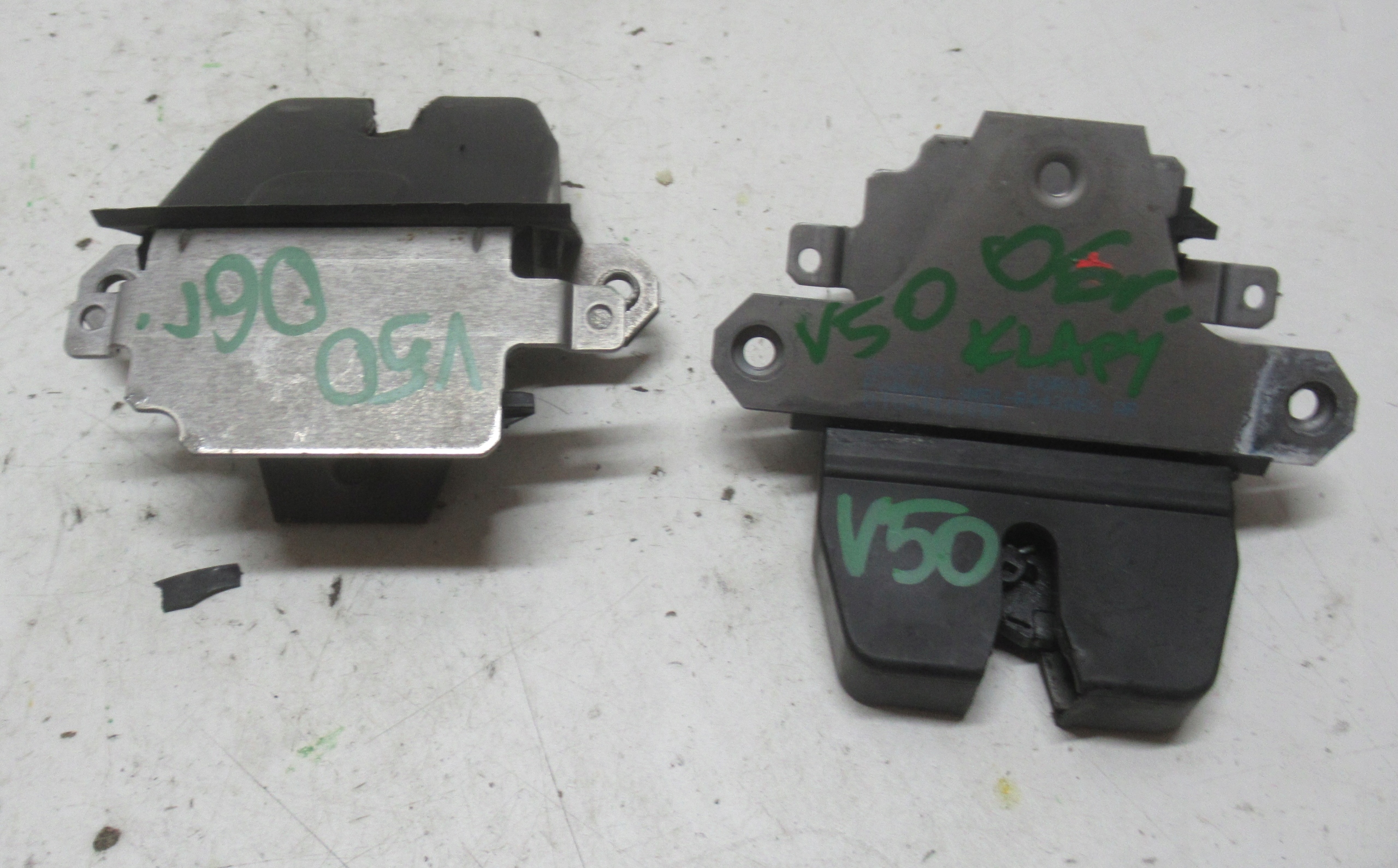 VOLVO V50 06R lock bonnet boot