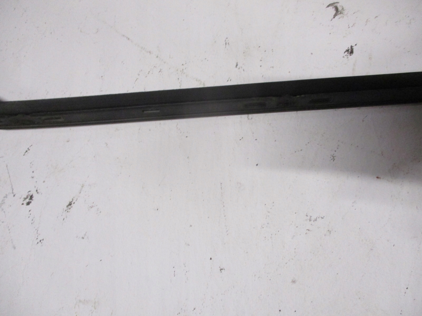 moulding windows czolowej Jaguar E Pace J9C3-025A52-A right
