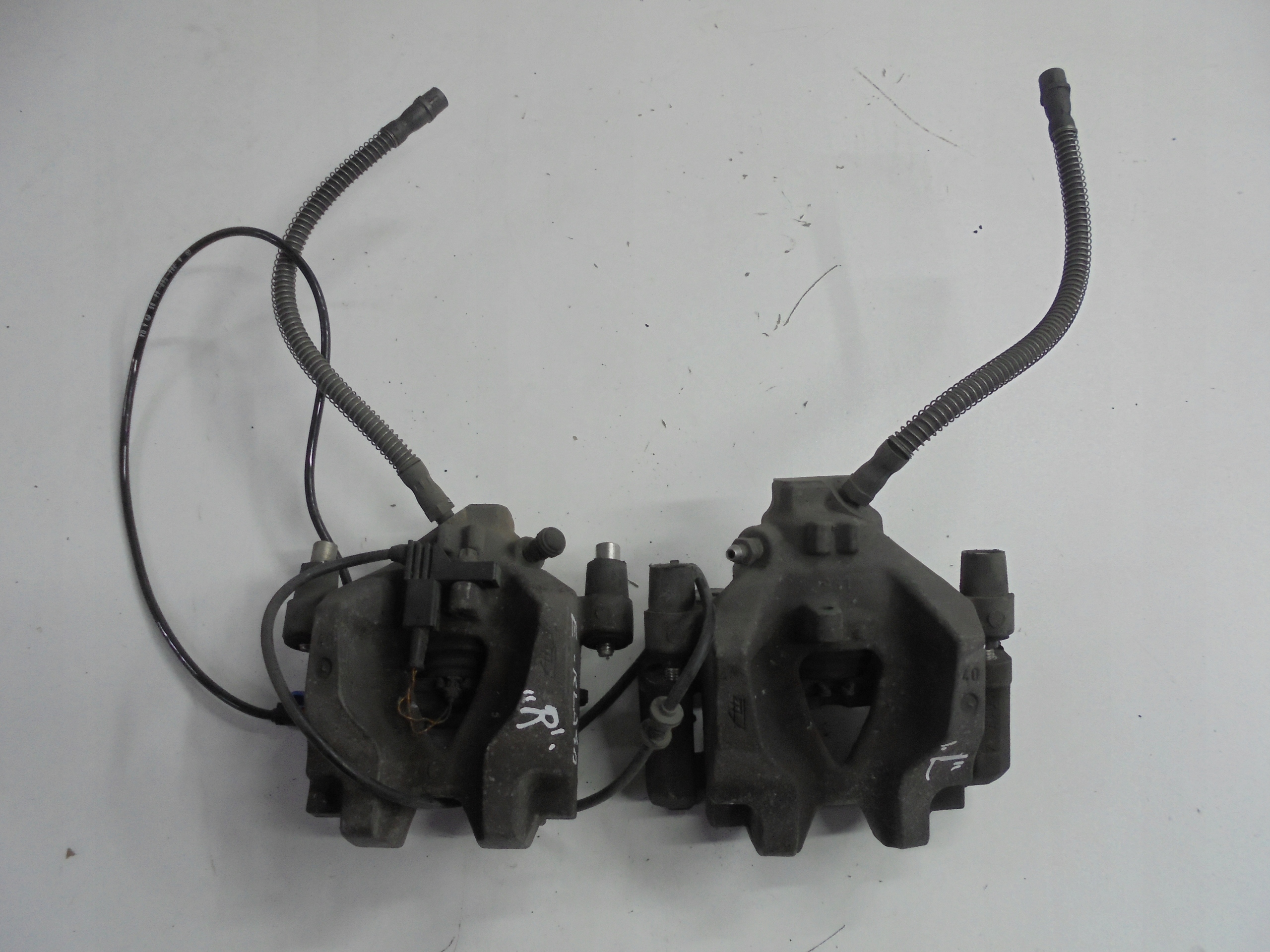 MERCEDES E W207 C207 caliper rear part right left 09-16