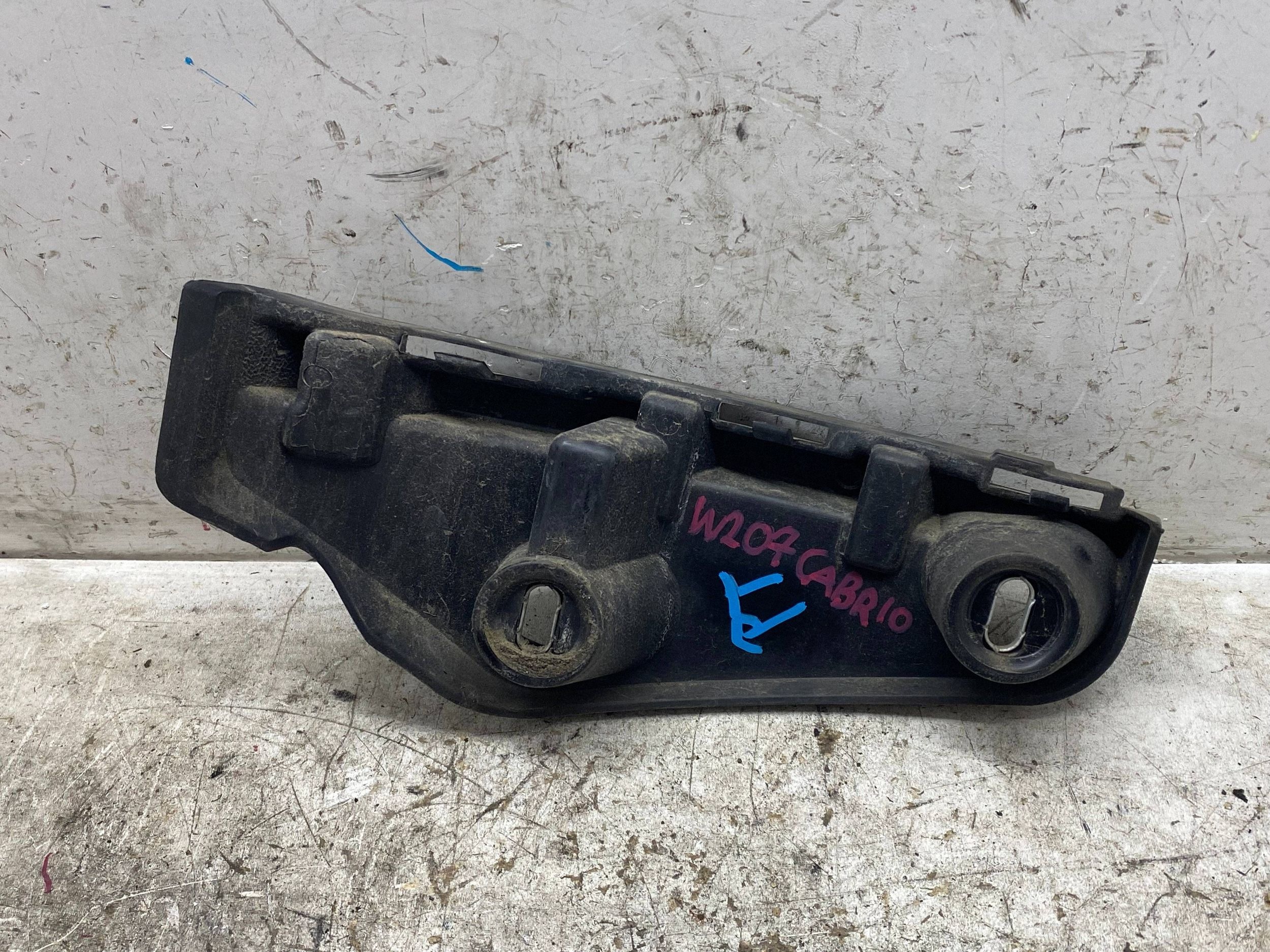 support right rear part rear MERCEDES E-KLASA C207 W207 A2078850465