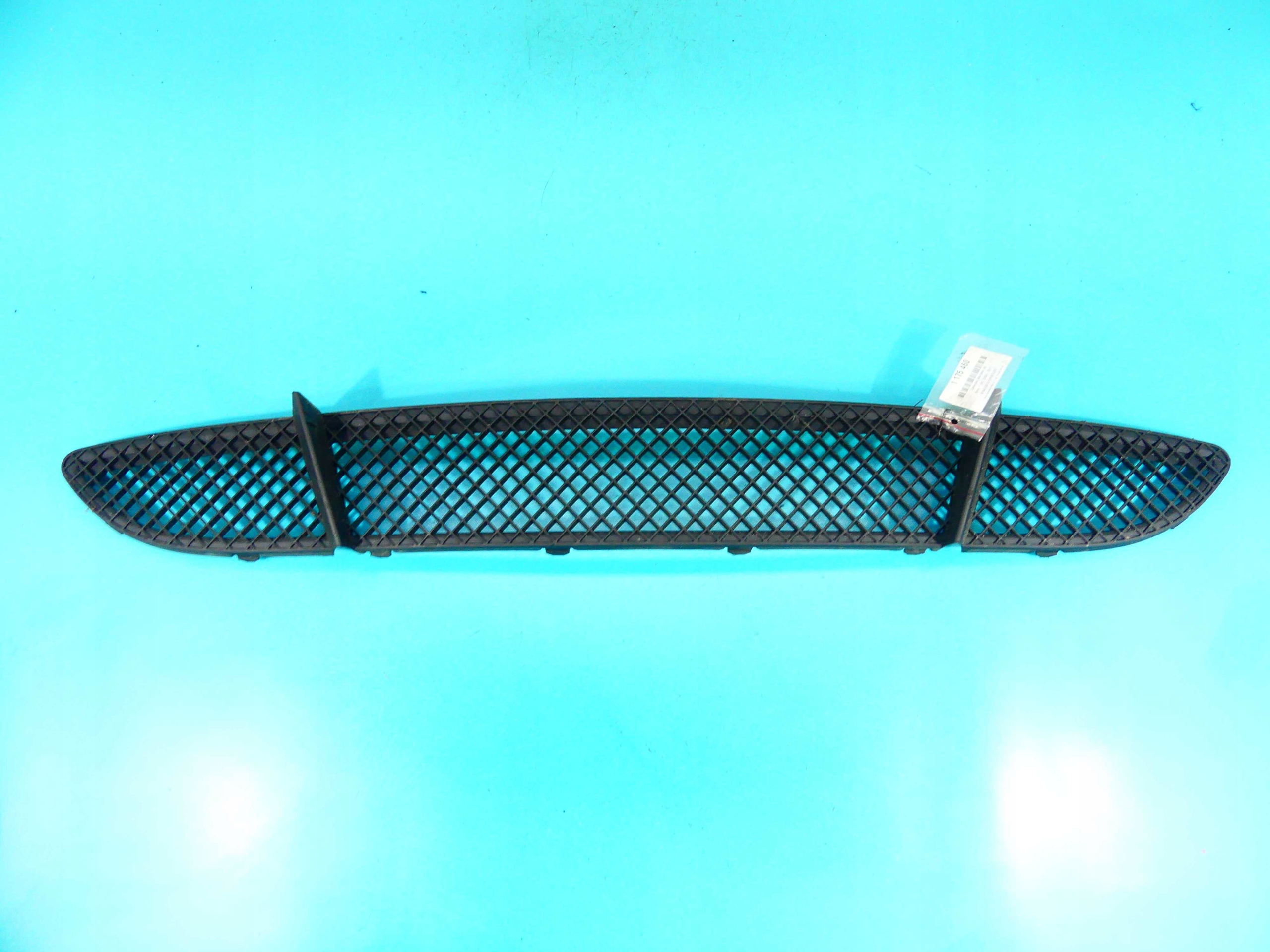 7118161 - Кришка решітки бампера BMW E87