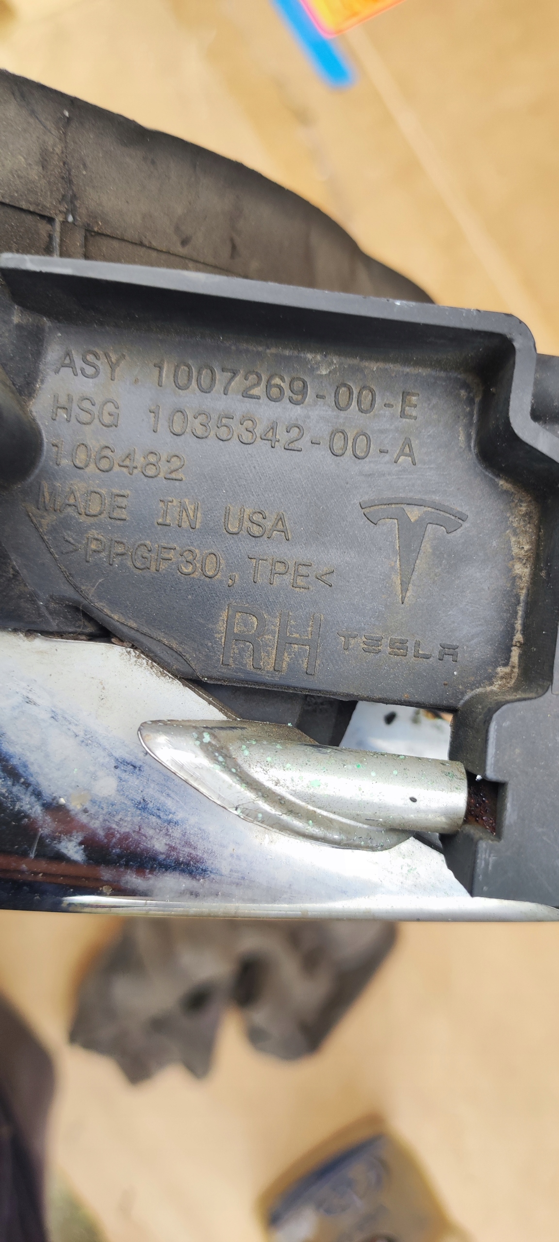 воздухозаборники воздуховод правый левый tesla MODEL S 1007269-00-E 1057851-00-J