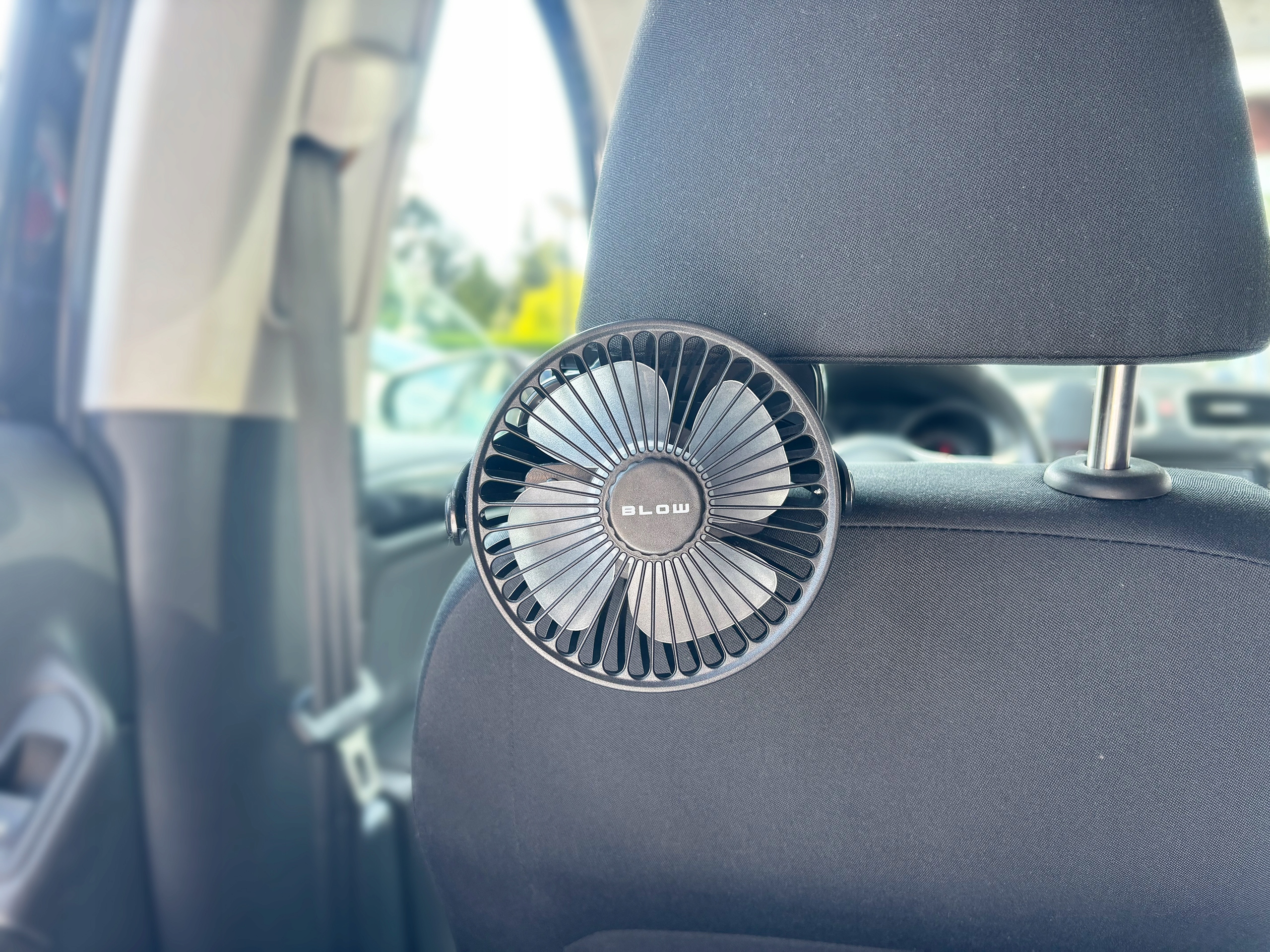 WIATRAK WENTYLATOR SAMOCHODOWY BIURKOWY AKUMULATOR REGULOWANY KLIPS 12V Producent Blow