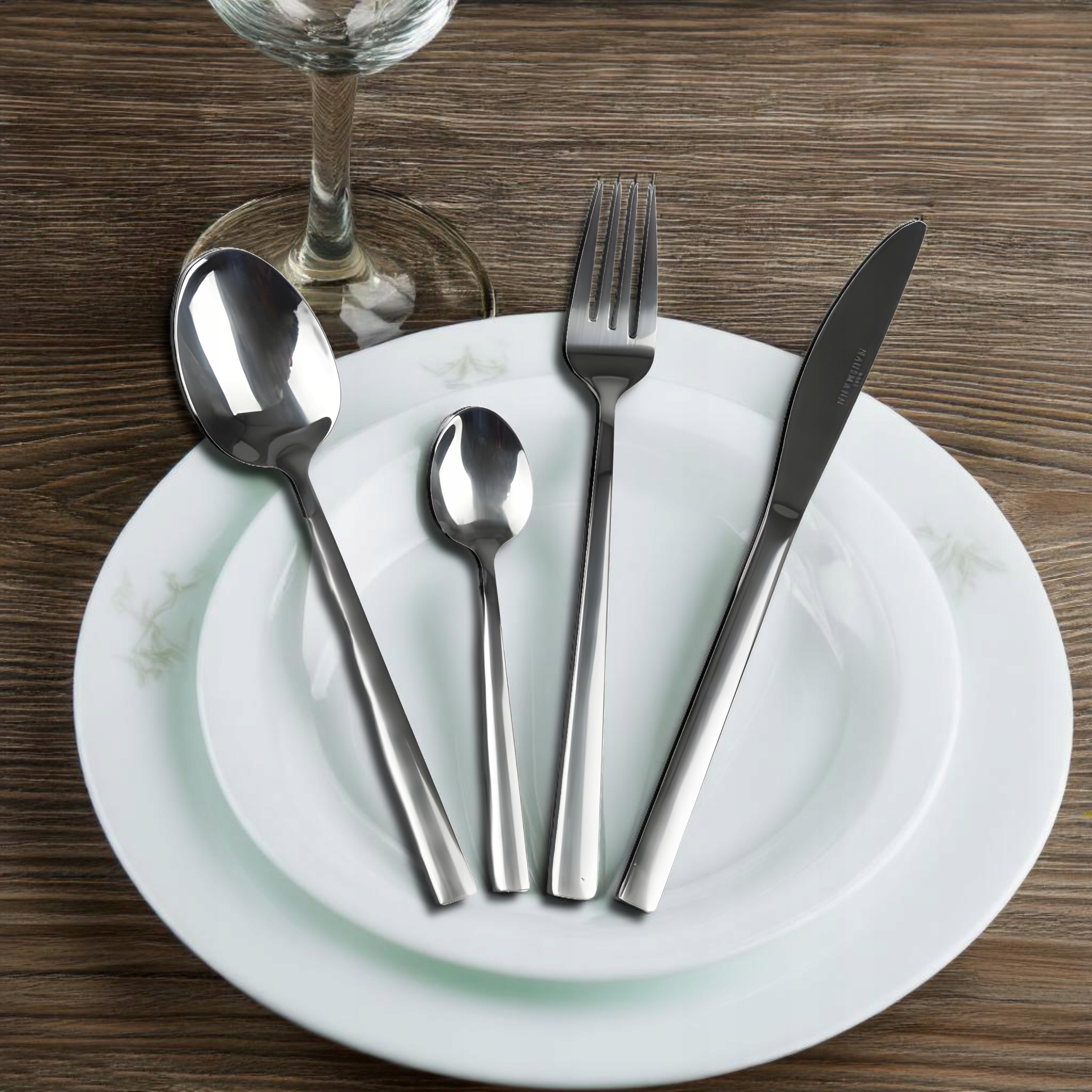 ZESTAW SZTUĆCÓW 24 el 6 os komplet sztućce pudełko stal nierdzewna Liczba elementów w zestawie 24