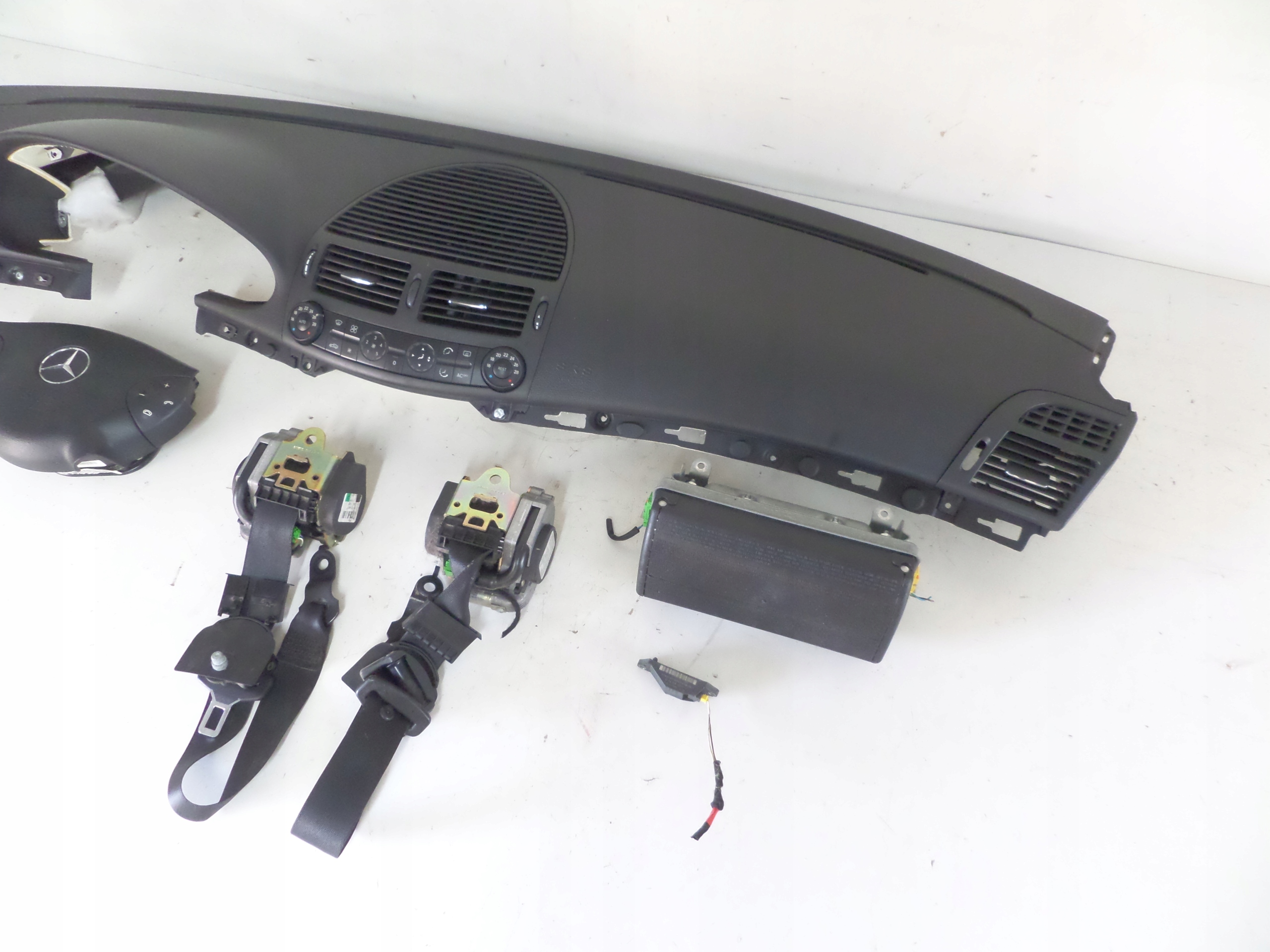 dashboard instrument panel console MERCEDES E KLASA W211 02