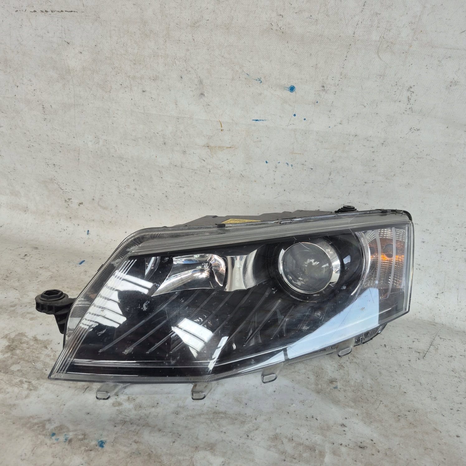 SKODA OCTAVIA III 12- light left front front XENON 5E1941015B